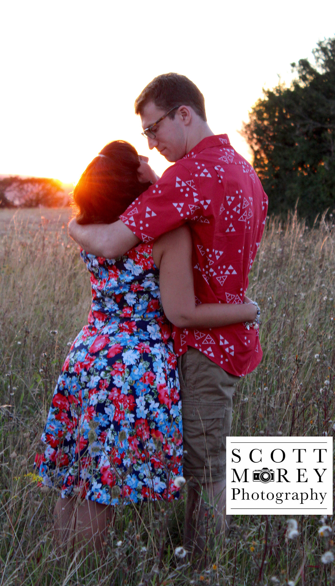 Canon EF-S 18-55mm F3.5-5.6 III sample photo. Couple in the sun photography