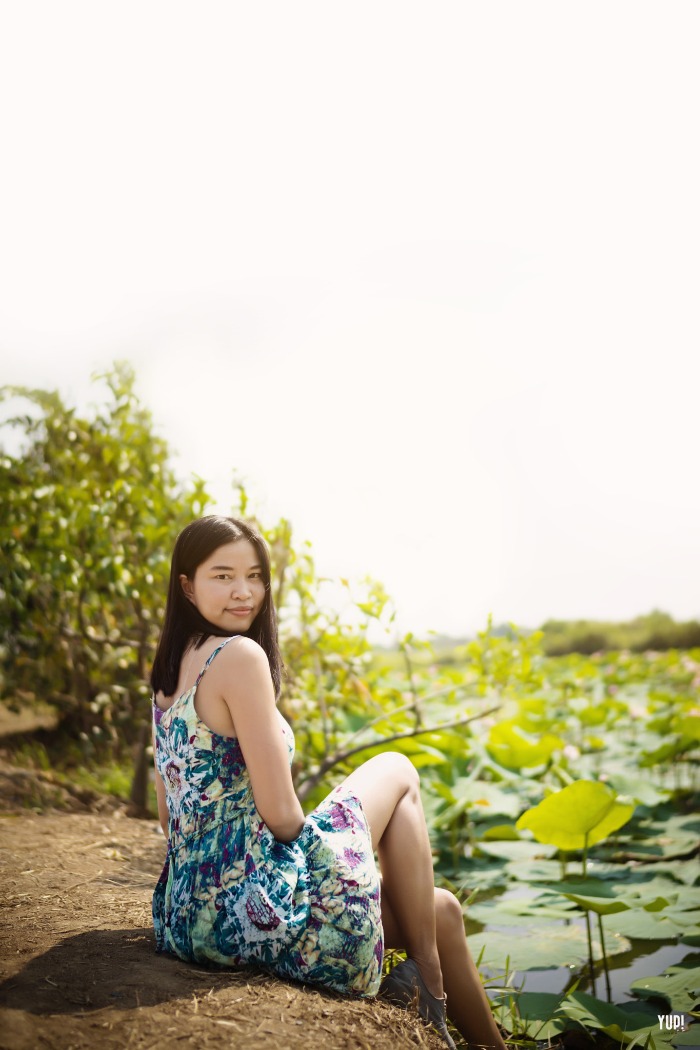 Sony a7 II + Sony Distagon T* FE 35mm F1.4 ZA sample photo. Yup - beside the lotus lake photography