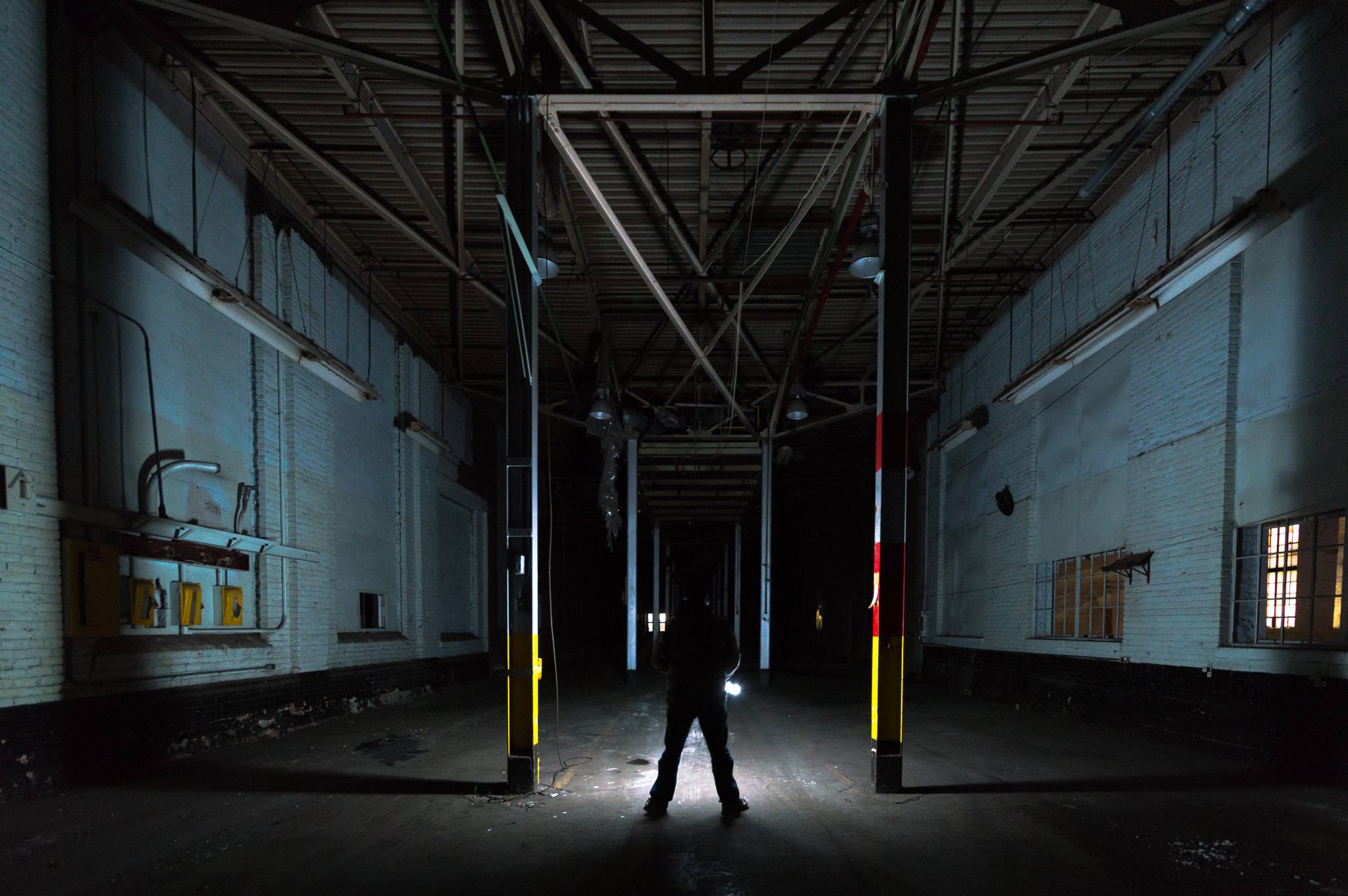 Sigma 10-20mm F4-5.6 EX DC HSM sample photo. The freaks come out at night photography