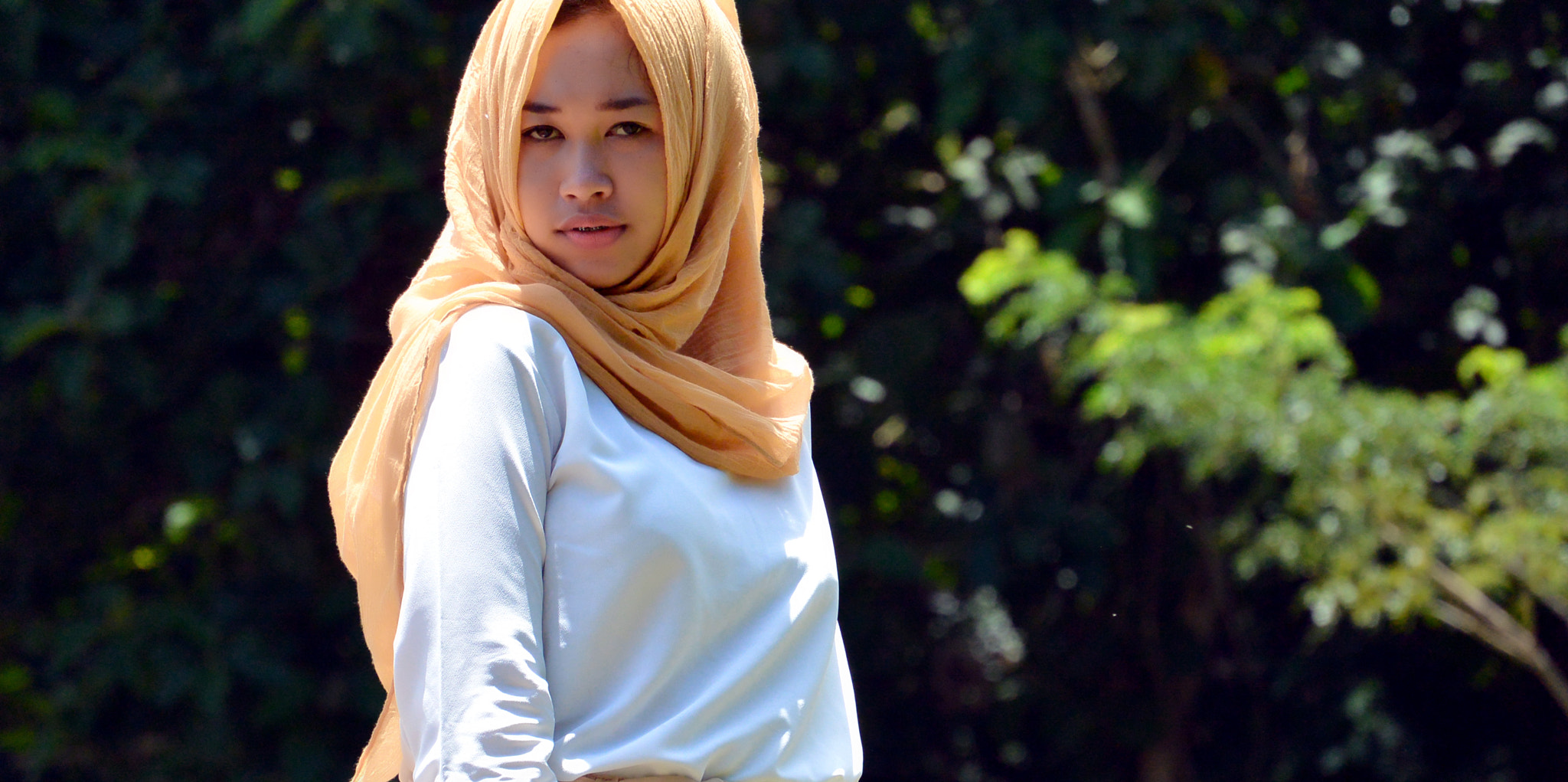 Nikon 1 V2 sample photo. Hijab photography