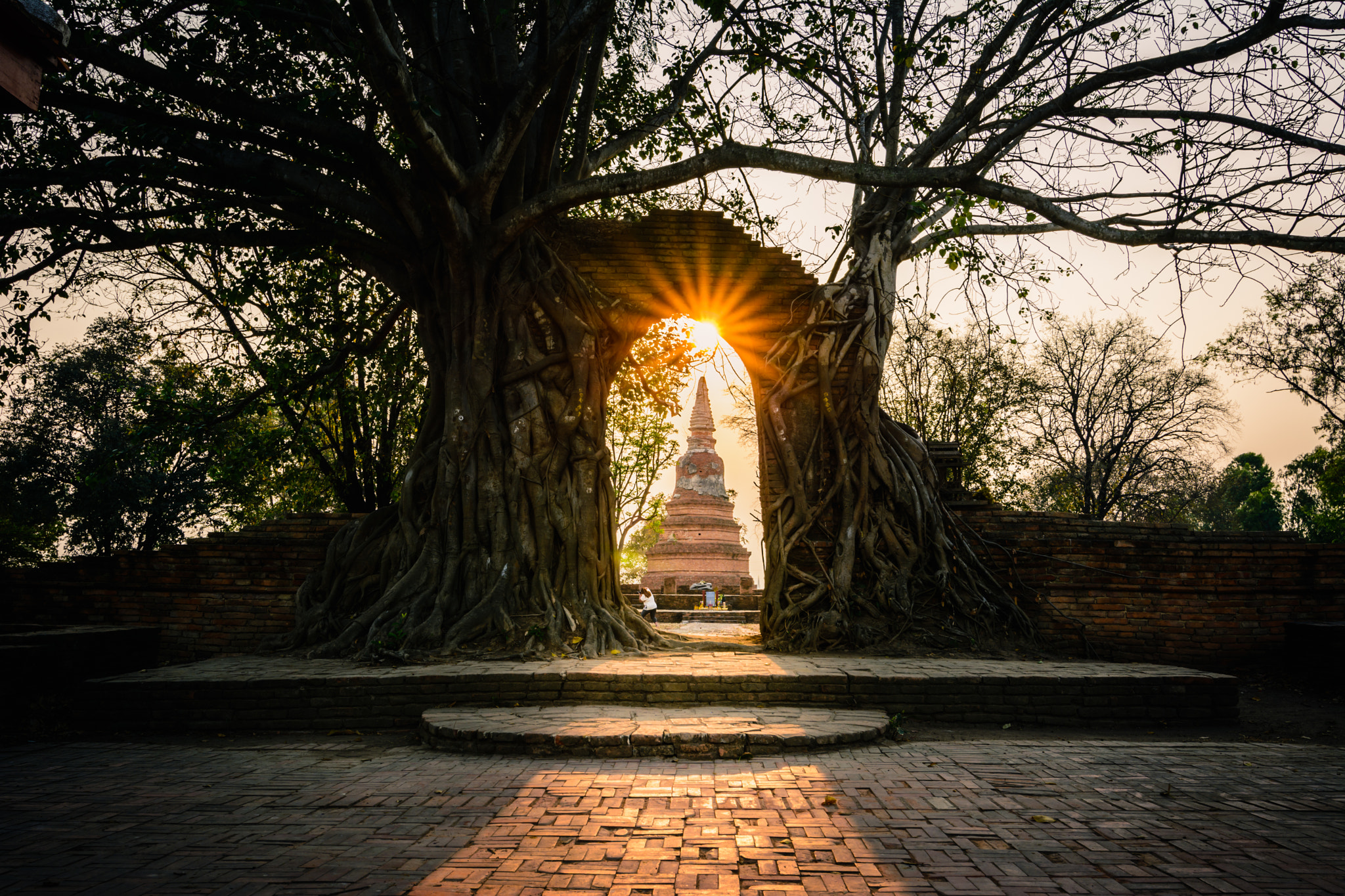 Nikon D7100 + Tokina AT-X 11-20 F2.8 PRO DX (AF 11-20mm f/2.8) sample photo. Beautiful sunset deserted ancient temple in ayutthaya, thailand. photography