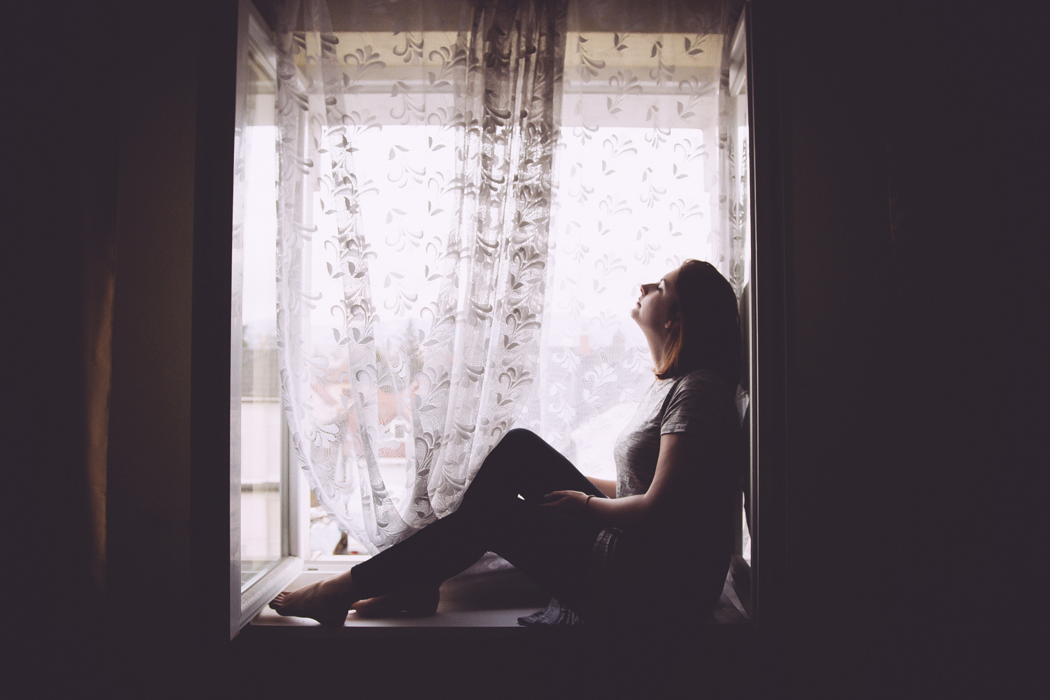 Nikon D610 + Sigma 18-35mm F1.8 DC HSM Art sample photo. Girl in a window 2 photography