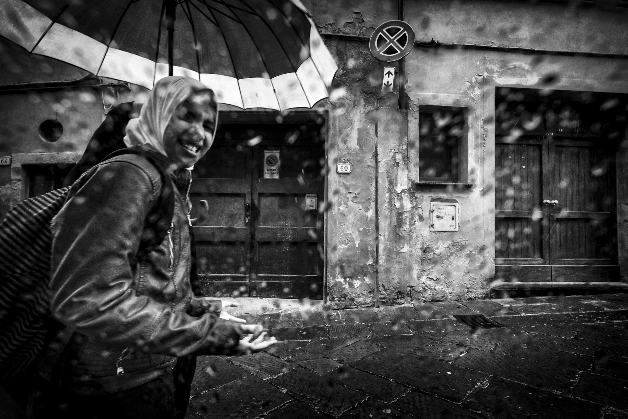 Fujifilm X-Pro2 + Fujifilm XF 10-24mm F4 R OIS sample photo. Smiling in the rain... photography