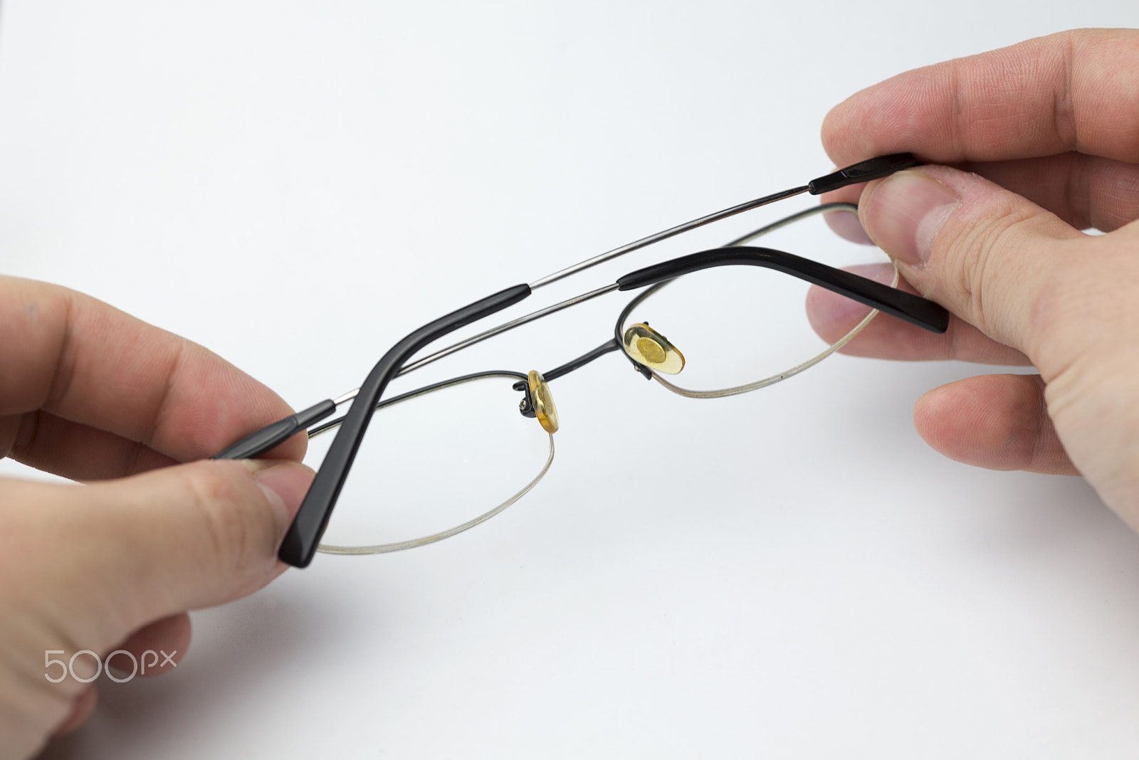 Nikon D600 + Nikon AF Micro-Nikkor 60mm F2.8D sample photo. Hands holding glasses. photography