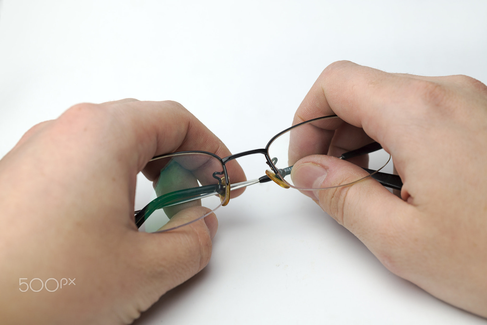 Nikon D600 + Nikon AF Micro-Nikkor 60mm F2.8D sample photo. Hands holding glasses. photography