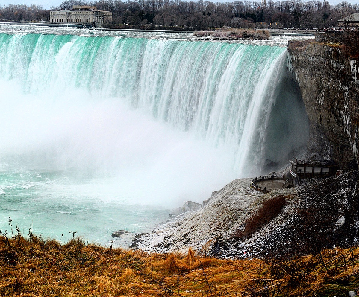 Nikon AF-S Nikkor 24-70mm F2.8G ED sample photo. The canadian edge photography