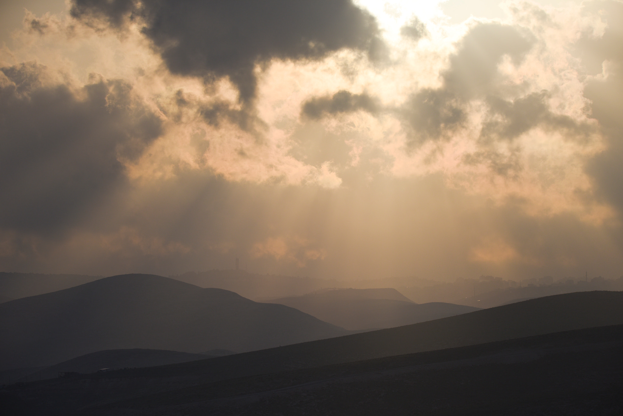 Sigma 150-600mm F5-6.3 DG OS HSM | S sample photo. Brown clouds photography
