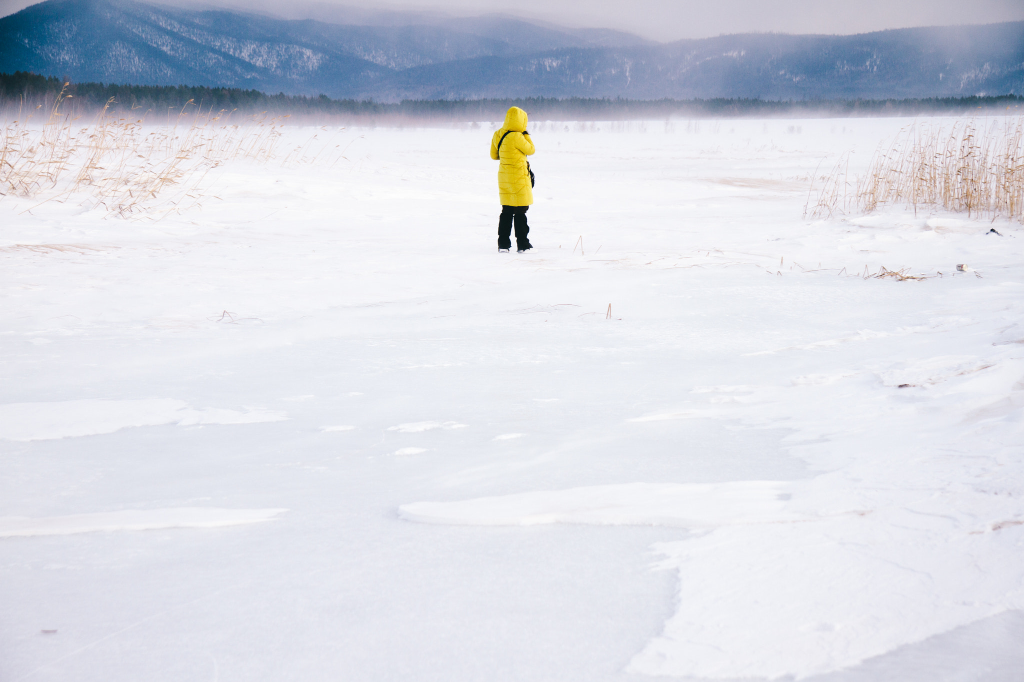 Canon EF-S 17-85mm F4-5.6 IS USM sample photo. Girl in snowy desert photography