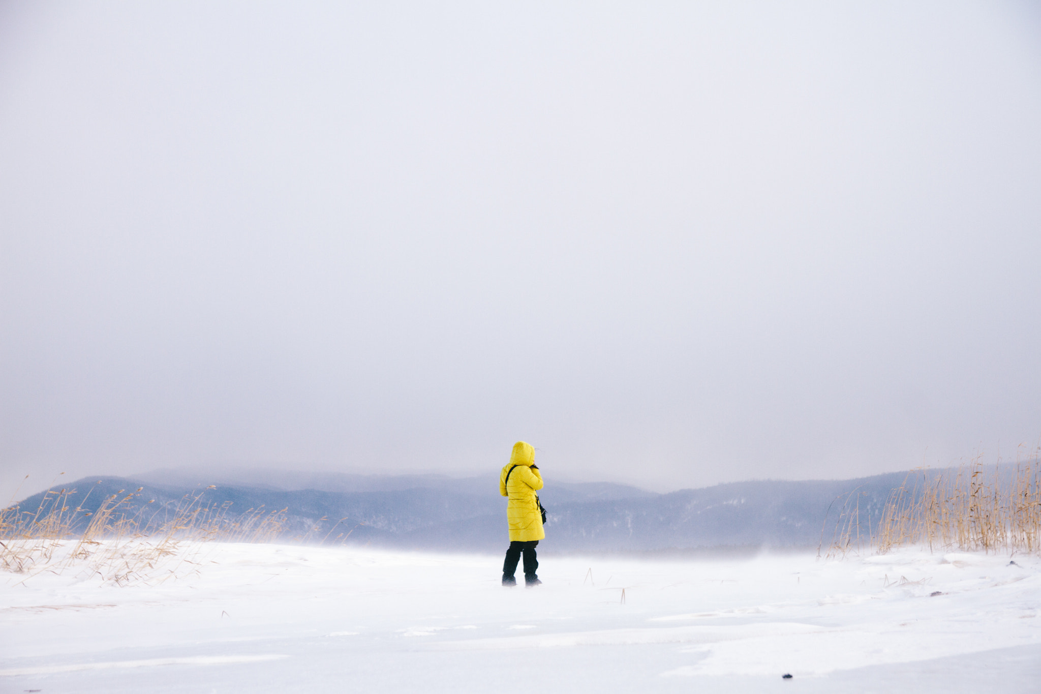 Canon EF-S 17-85mm F4-5.6 IS USM sample photo. Girl in snowy desert photography