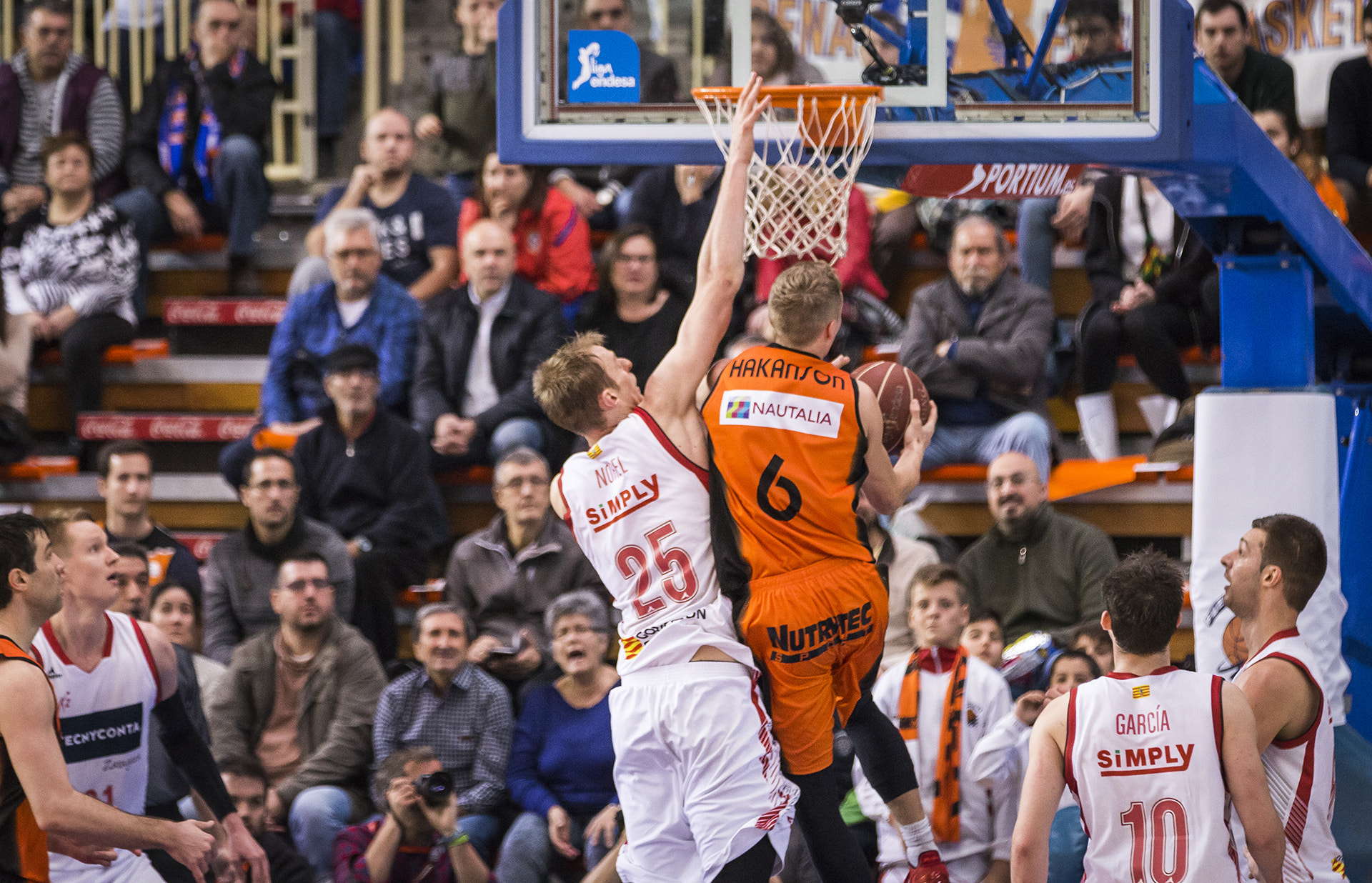 Canon EF 70-200mm F2.8L IS II USM sample photo. Montakit fuenlabrada vs tecnyconta zaragoza photography