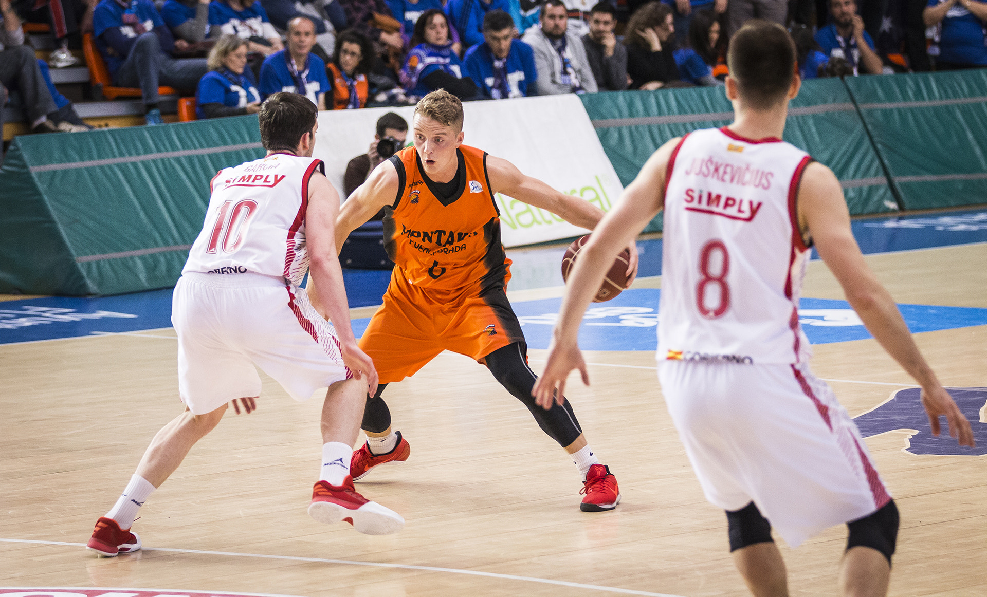 Canon EF 70-200mm F2.8L IS II USM sample photo. Montakit fuenlabrada vs tecnyconta zaragoza photography