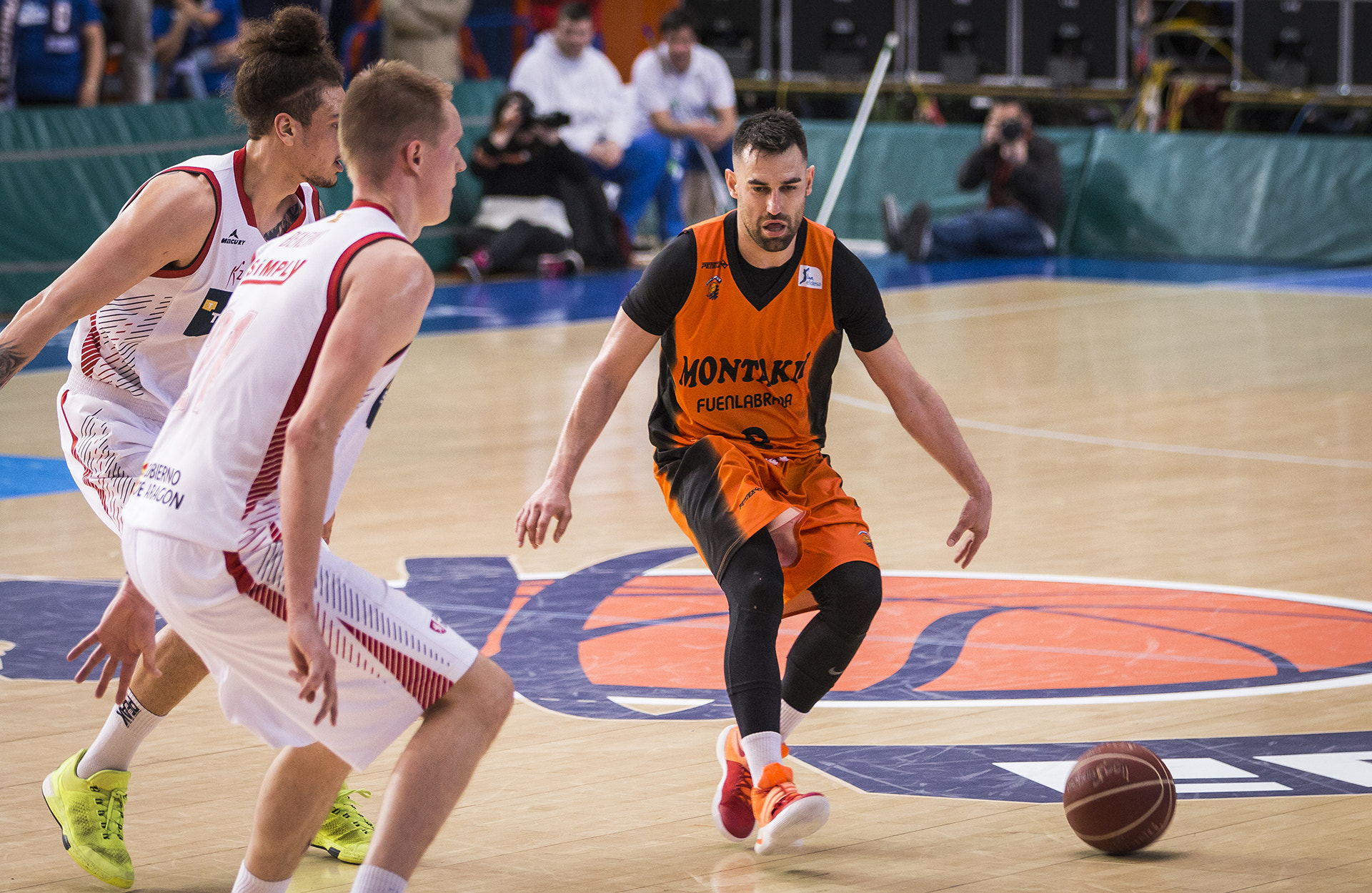 Canon EF 70-200mm F2.8L IS II USM sample photo. Montakit fuenlabrada vs tecnyconta zaragoza photography