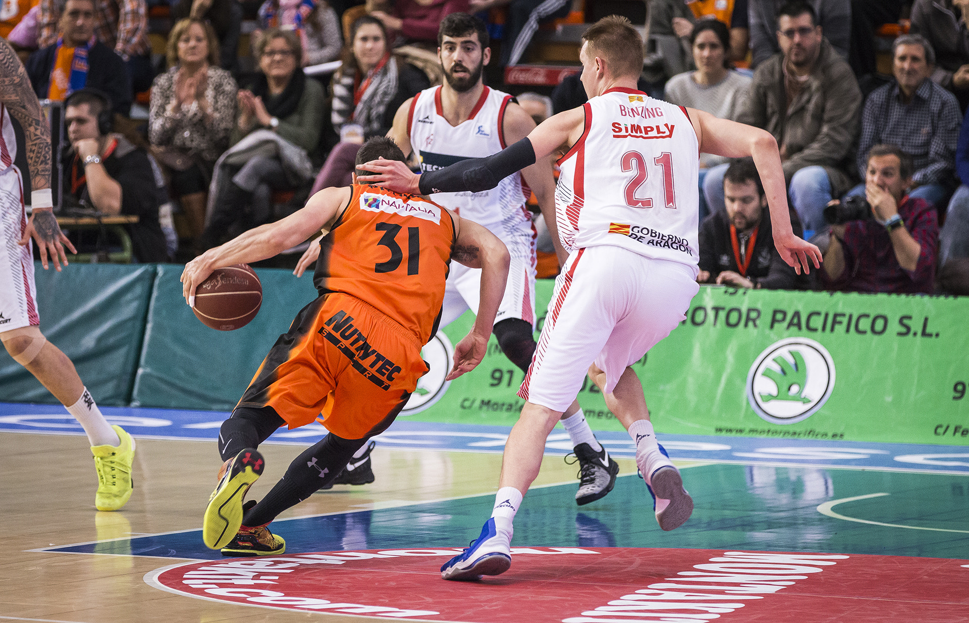 Canon EF 70-200mm F2.8L IS II USM sample photo. Montakit fuenlabrada vs tecnyconta zaragoza photography