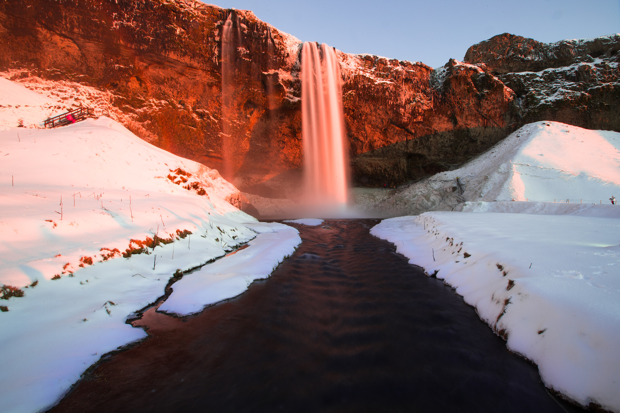 Canon EF 16-35mm F2.8L II USM sample photo. A continuos flow photography