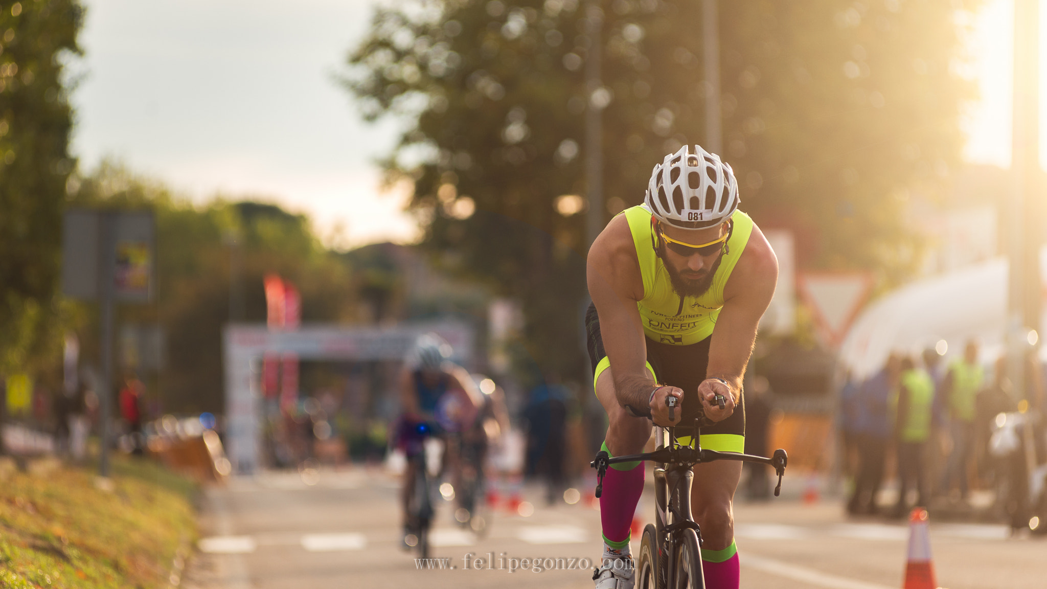 Nikon AF-Nikkor 80-200mm F2.8D ED sample photo. Road biking. photography