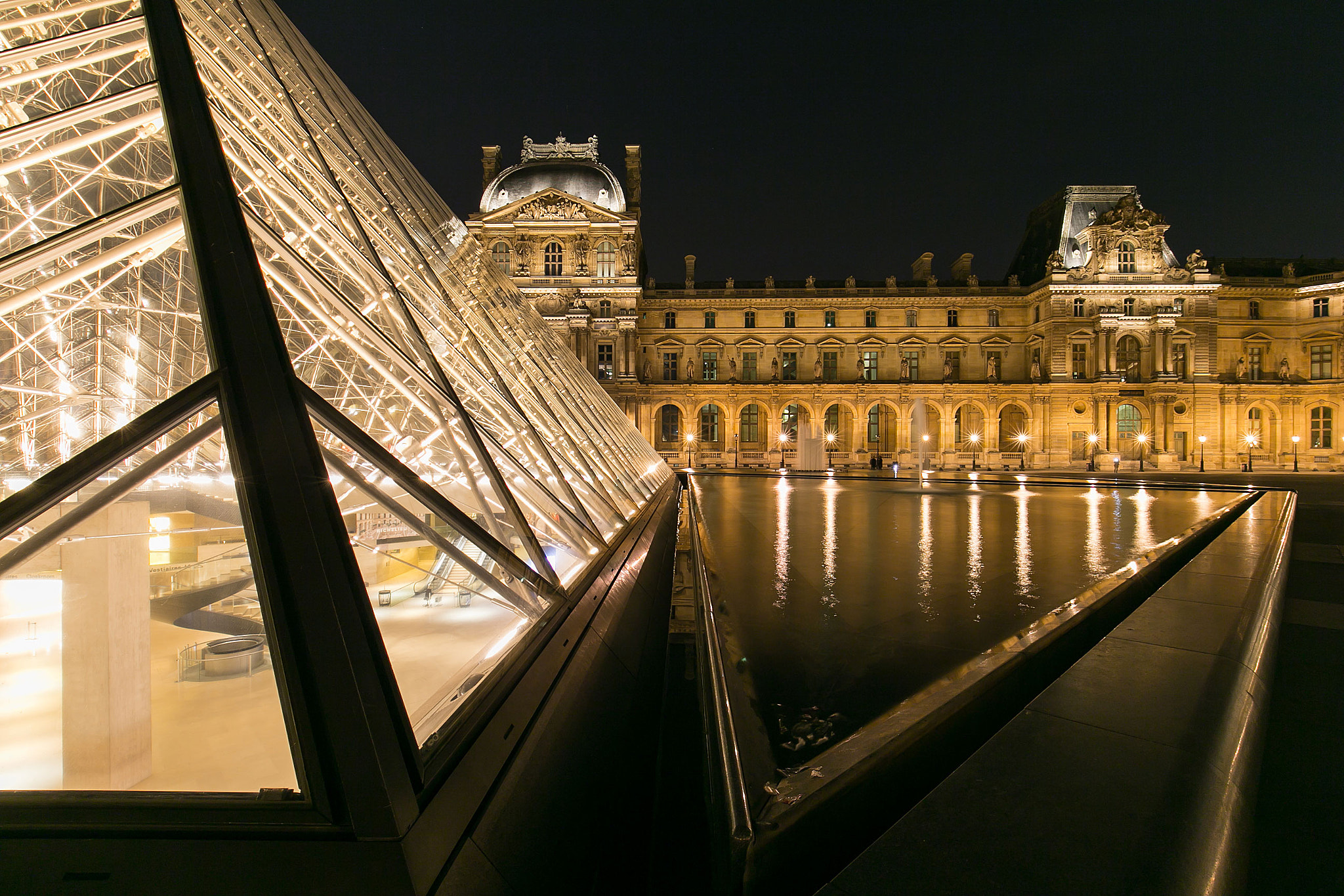 Canon EOS-1D X + Canon EF 16-35mm F4L IS USM sample photo. Louvre 4 photography
