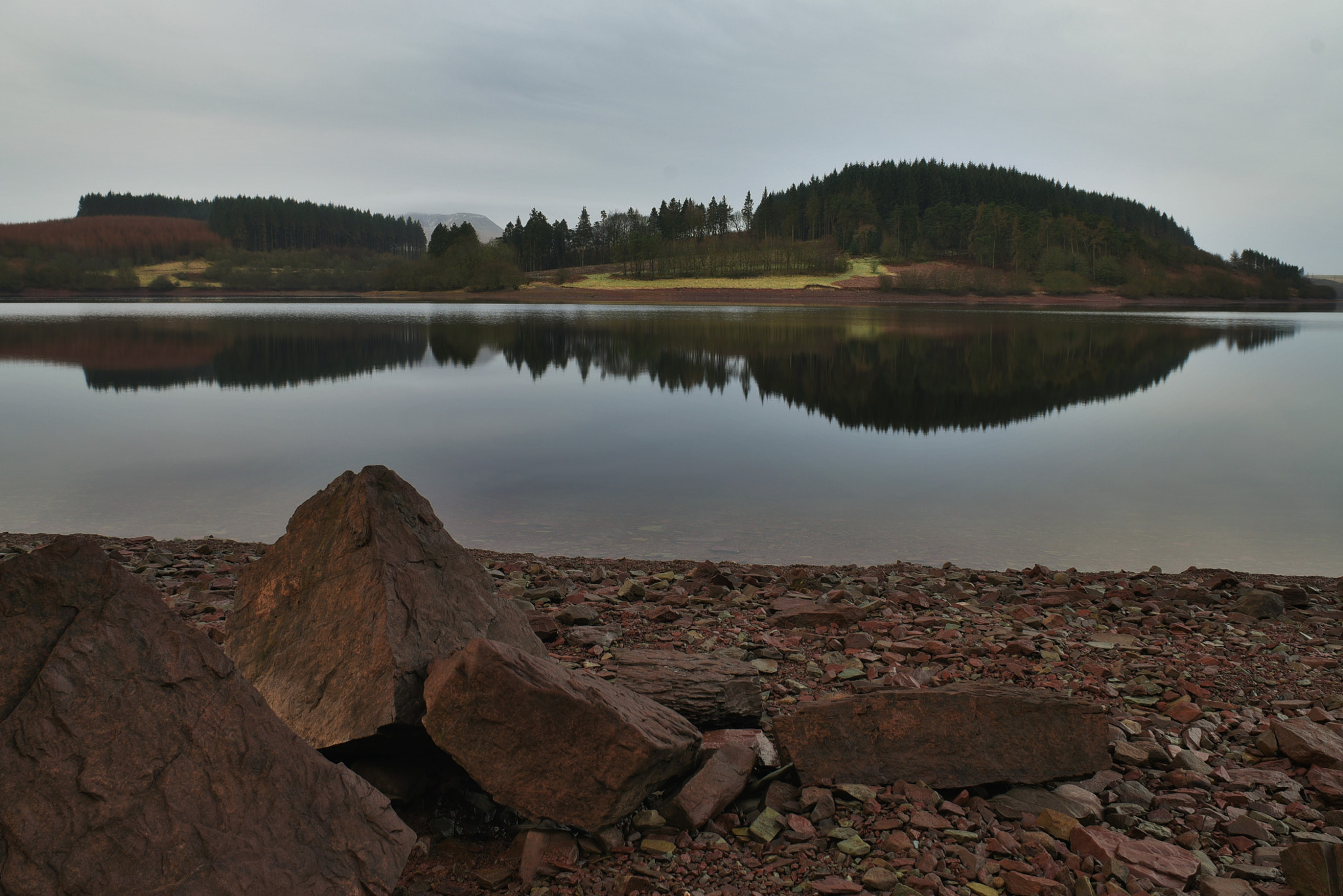 Nikon D750 + AF Nikkor 20mm f/2.8 sample photo. A still morning on usk reservoir photography