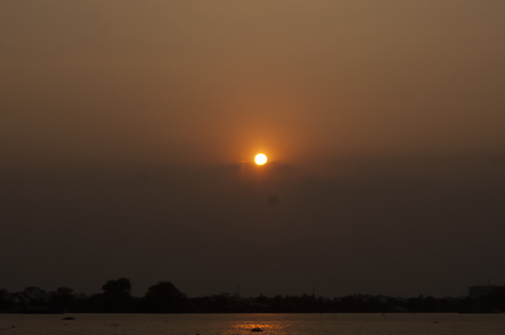Nikon D2X sample photo. Sunset in dongnai river. photography