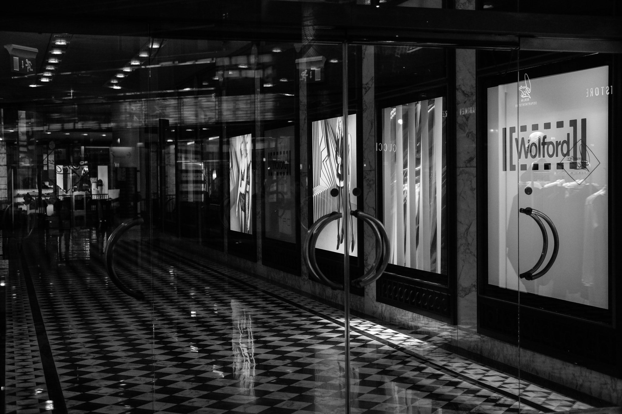 Fujifilm X-Pro2 + Fujifilm XF 35mm F2 R WR sample photo. View through the window photography