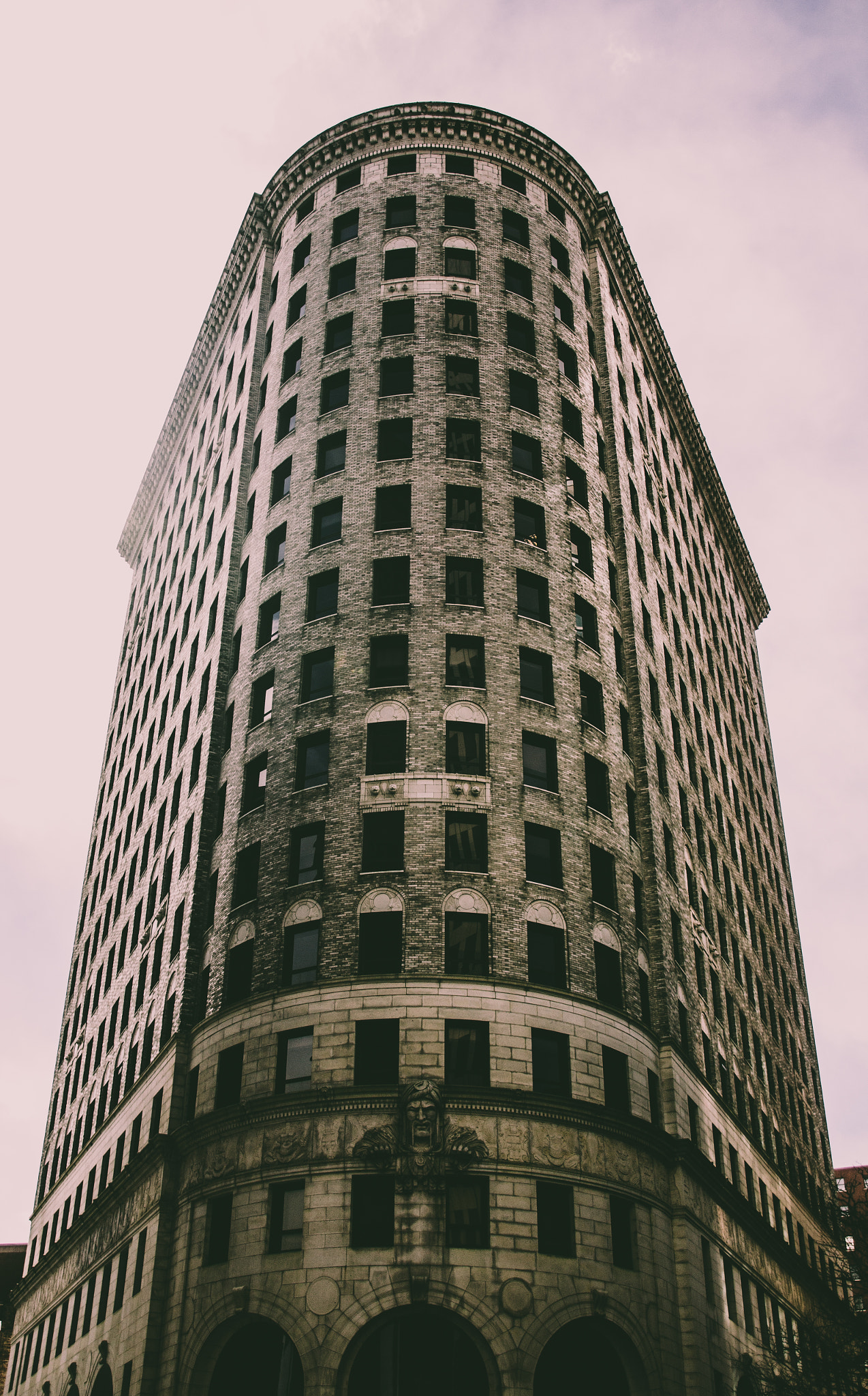 Canon EOS 600D (Rebel EOS T3i / EOS Kiss X5) sample photo. Old building photography