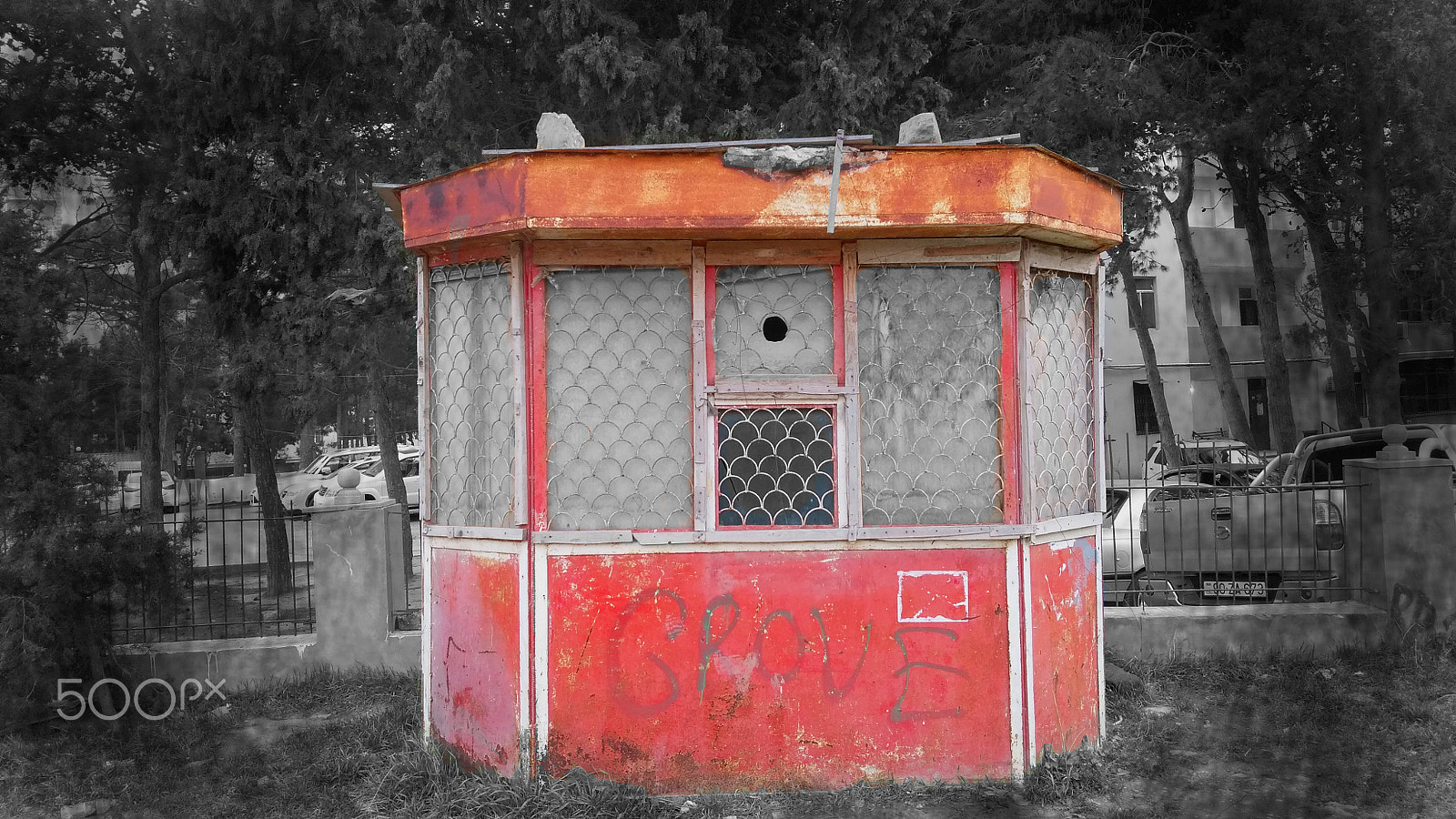 HTC ONE A9 sample photo. Neglected kiosk photography