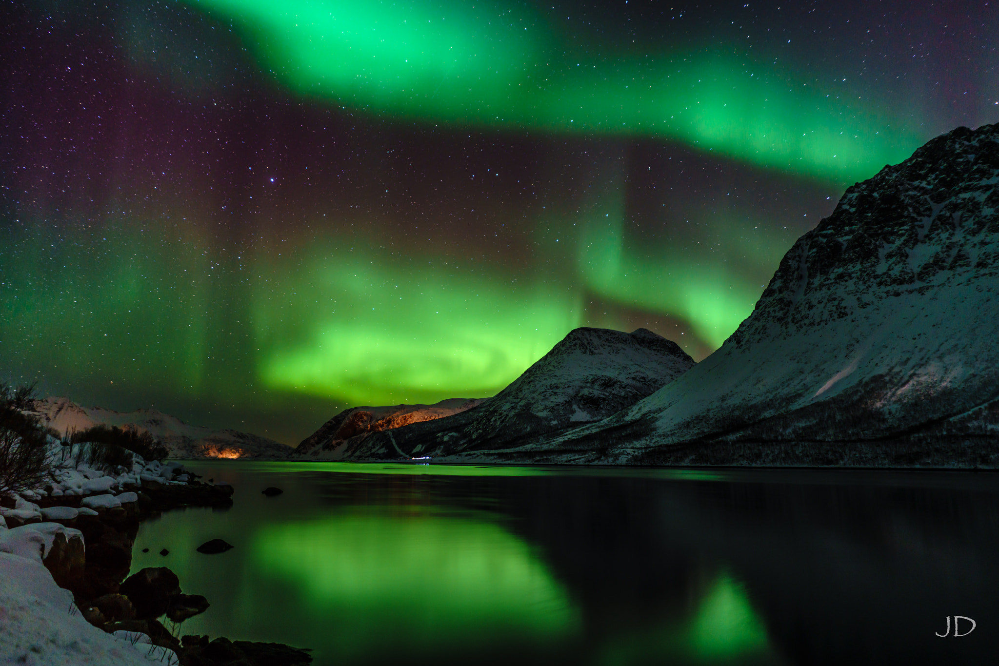 Sony FE 28mm F2 sample photo. Northern light corona photography