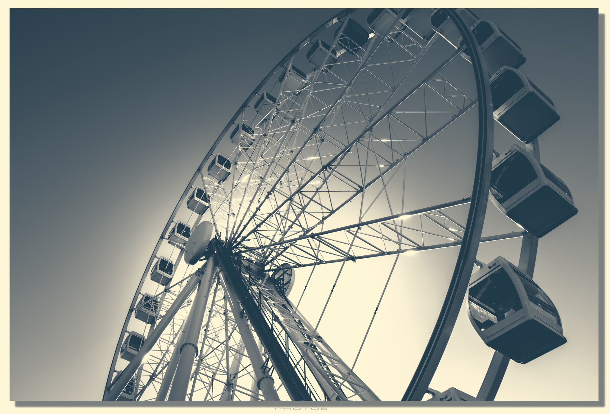 LUMIX G VARIO 12-60/F3.5-5.6 sample photo. Skywheel photography