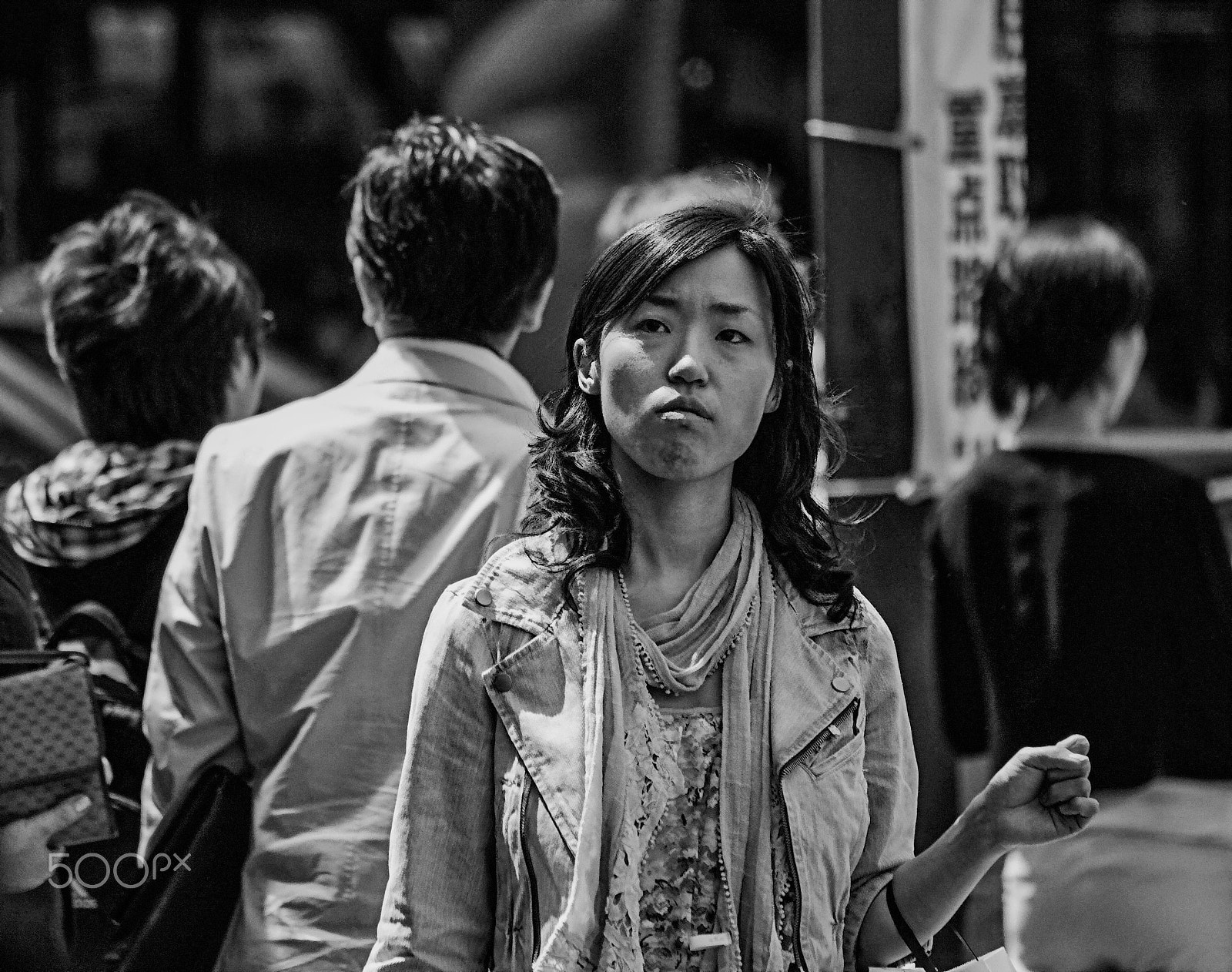Canon EF-S 55-250mm F4-5.6 IS sample photo. Girl on the street photography