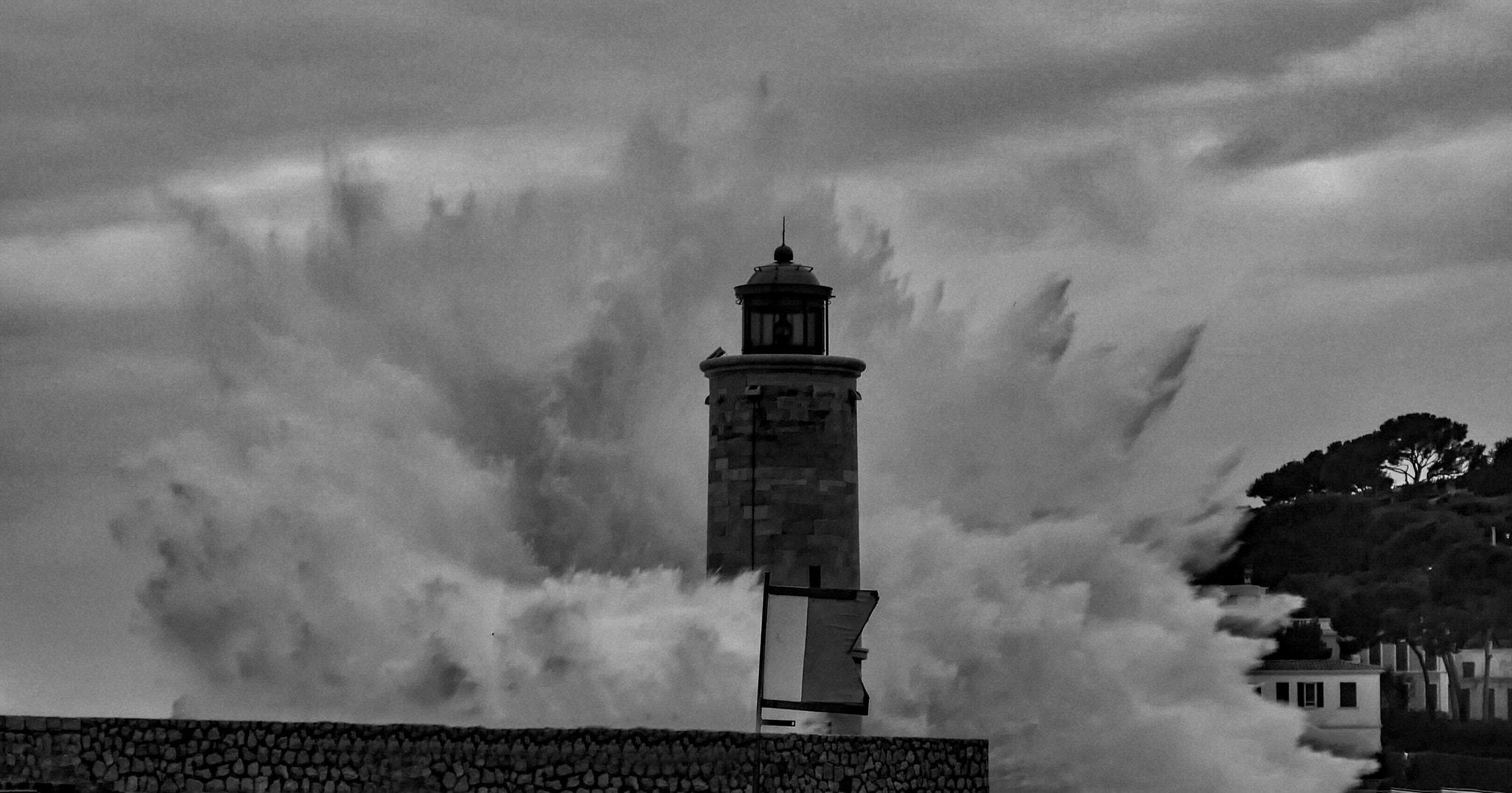 LUMIX G VARIO 35-100/F4.0-5.6 sample photo. Cassis photography