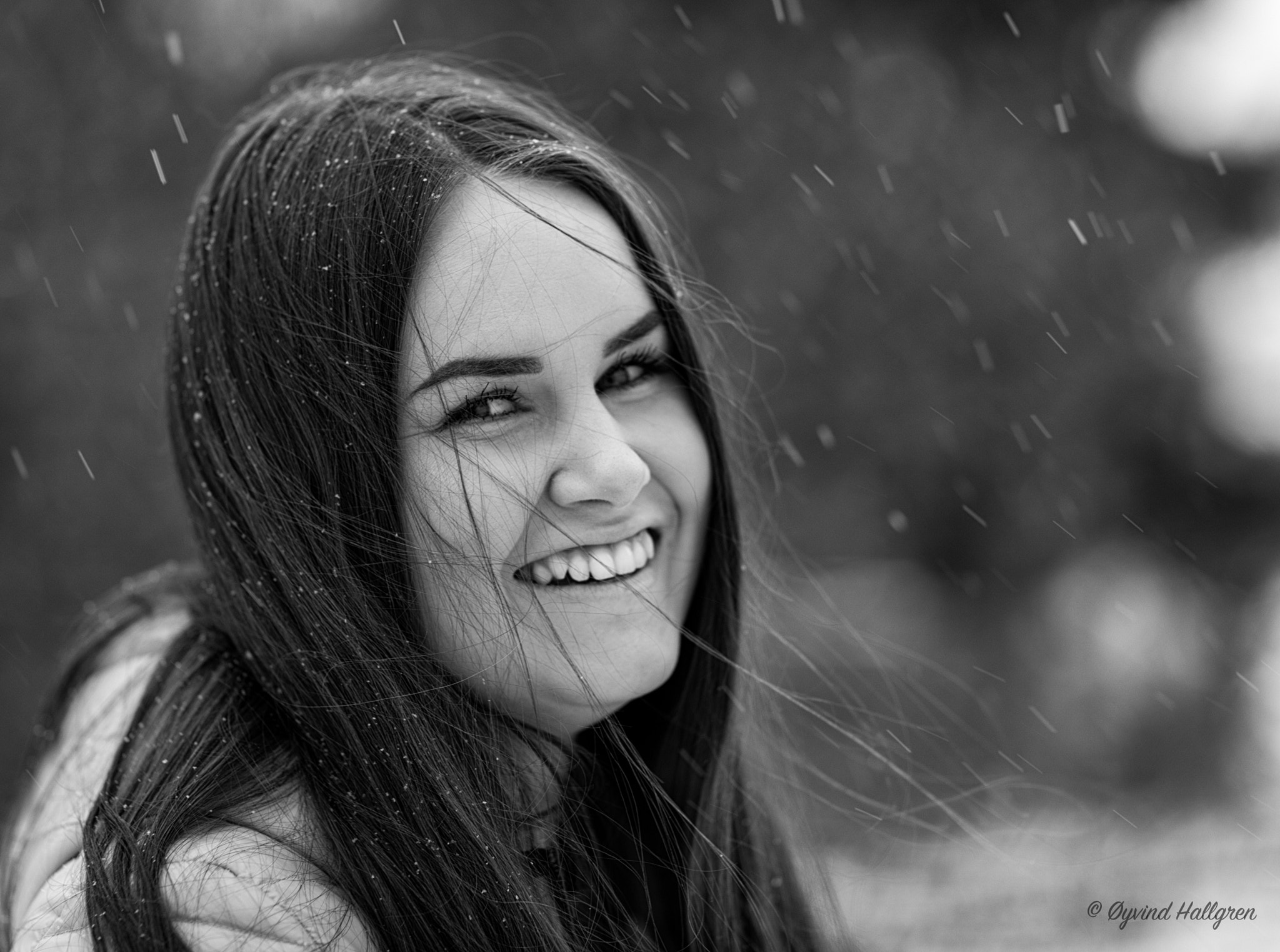 Canon EF 85mm F1.2L II USM sample photo. Ingrid - out in snow weather photography