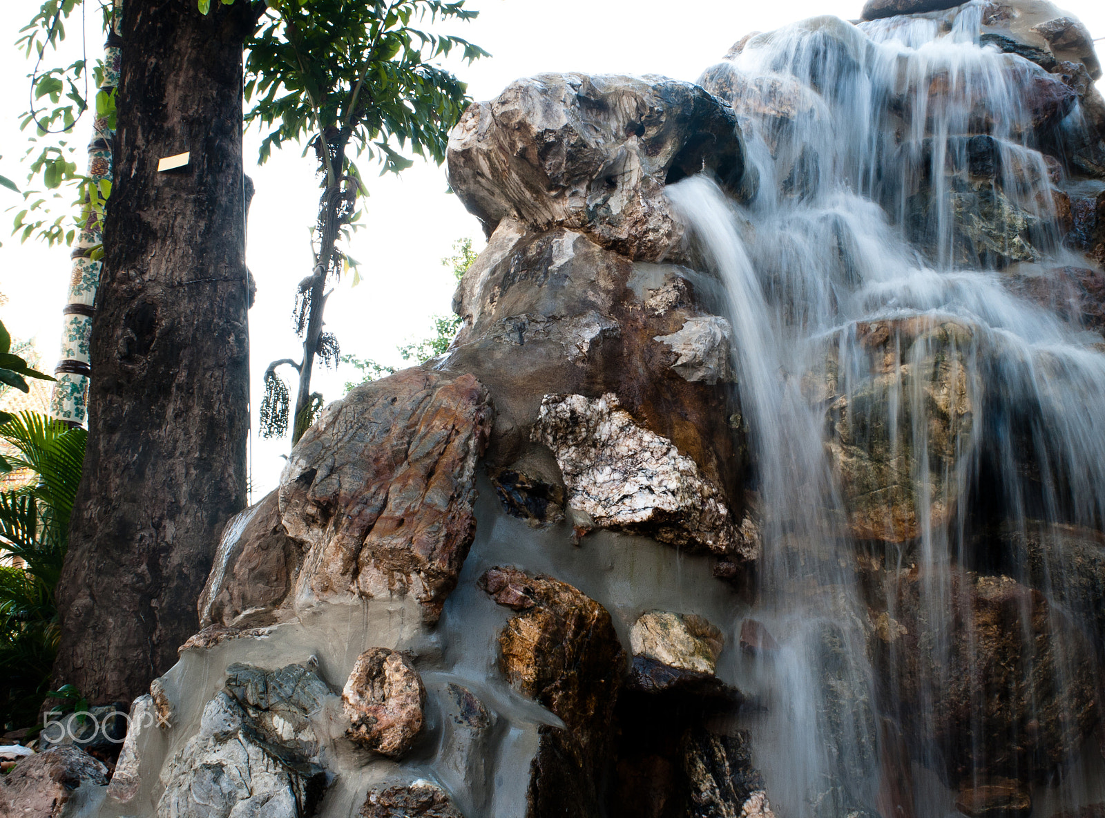 Sigma 18-50mm f/3.5-5.6 DC sample photo. Waterfall in temple wat pho photography