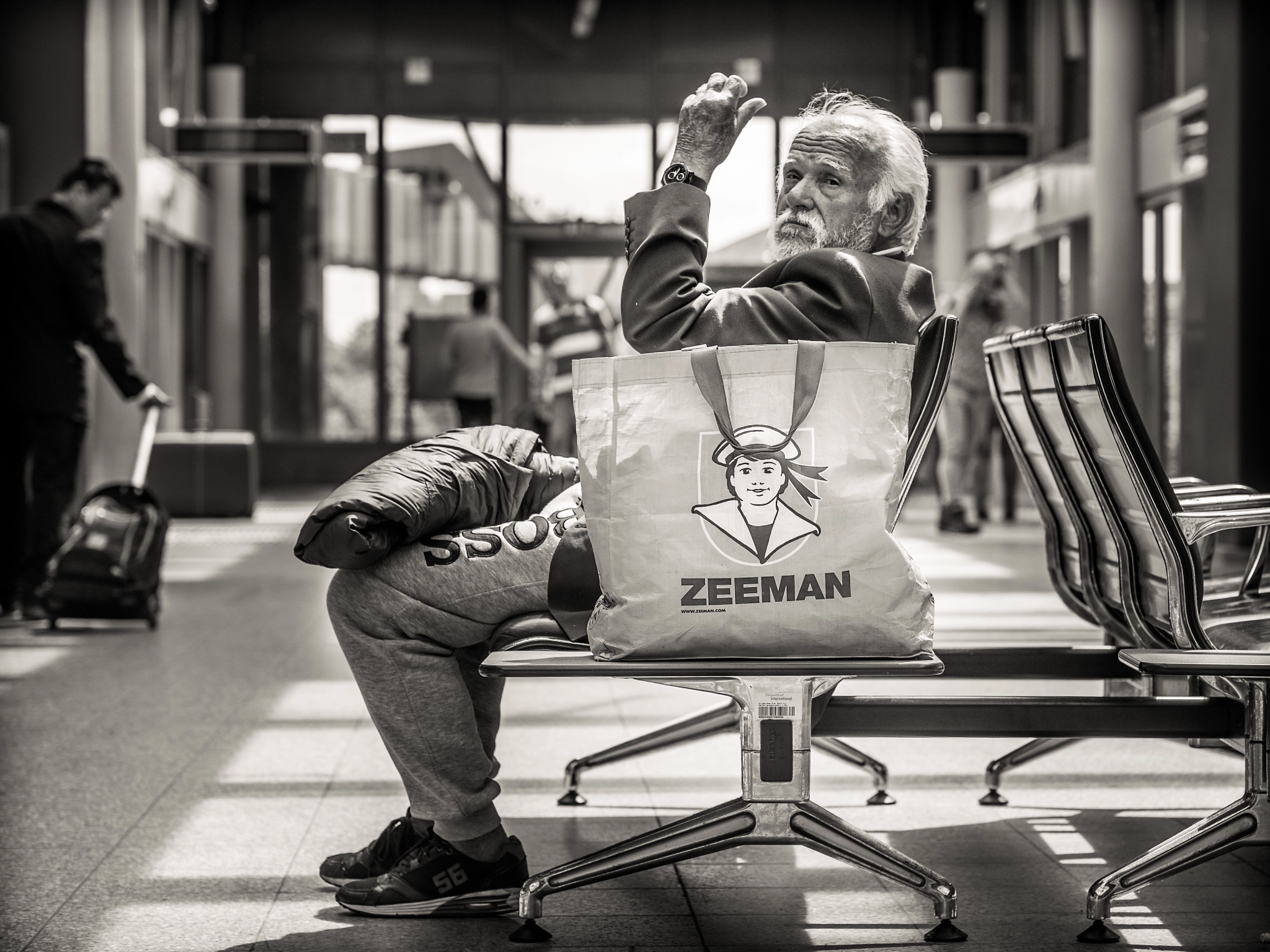 Olympus OM-D E-M10 II + Olympus M.Zuiko Digital 45mm F1.8 sample photo. Zeeman photography