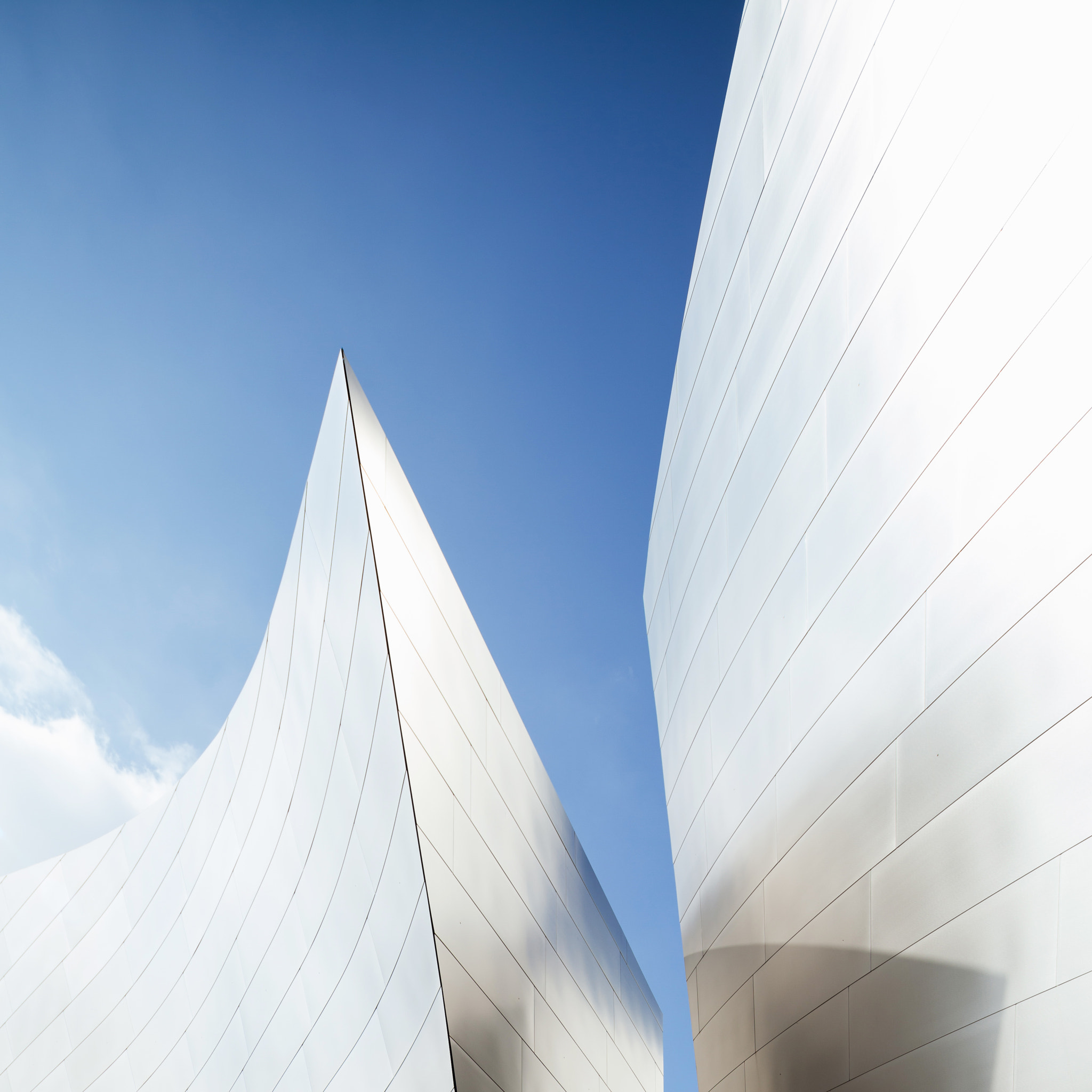Canon TS-E 17mm F4L Tilt-Shift sample photo. Contemporary minimalism photography
