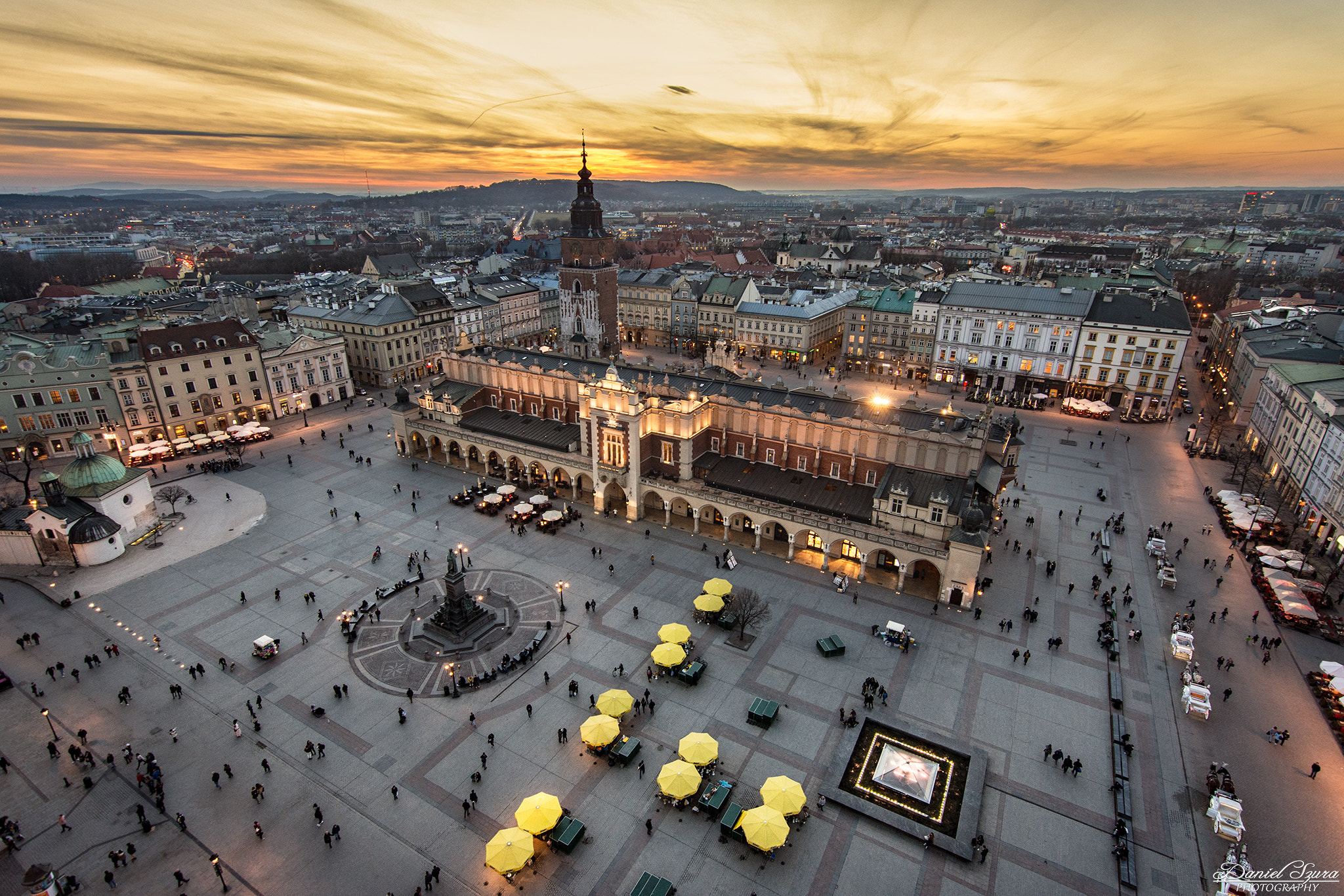 Nikon D7200 sample photo. Sunset at cracow main square photography