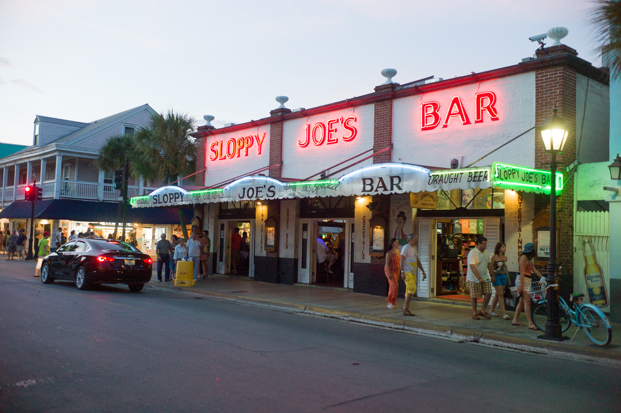 Leica M9 + Summicron-M 35mm f/2 (IV) sample photo. Sloppy joe`s bar photography