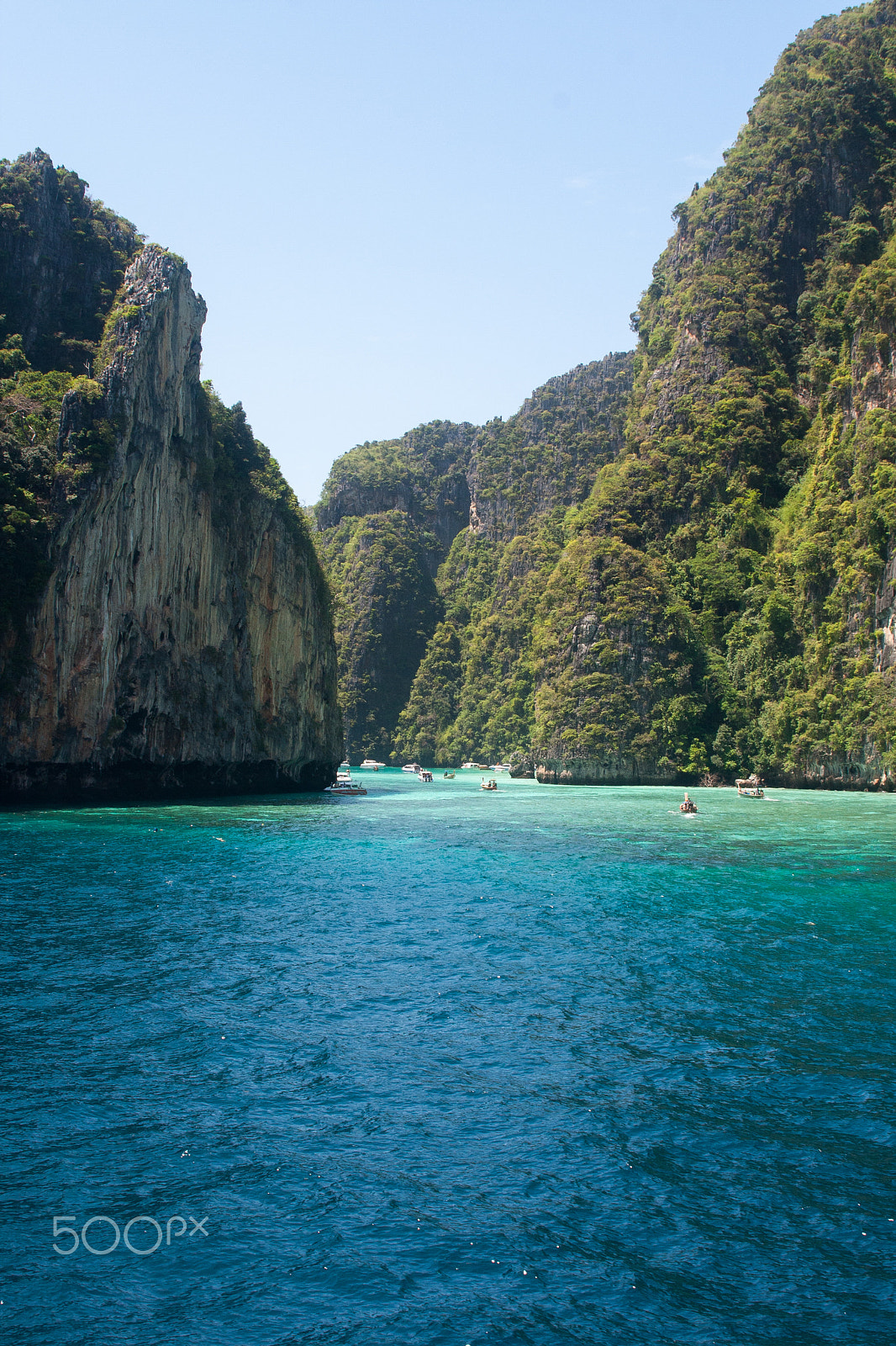 Sigma 18-50mm f/3.5-5.6 DC sample photo. A beach near maya bay photography