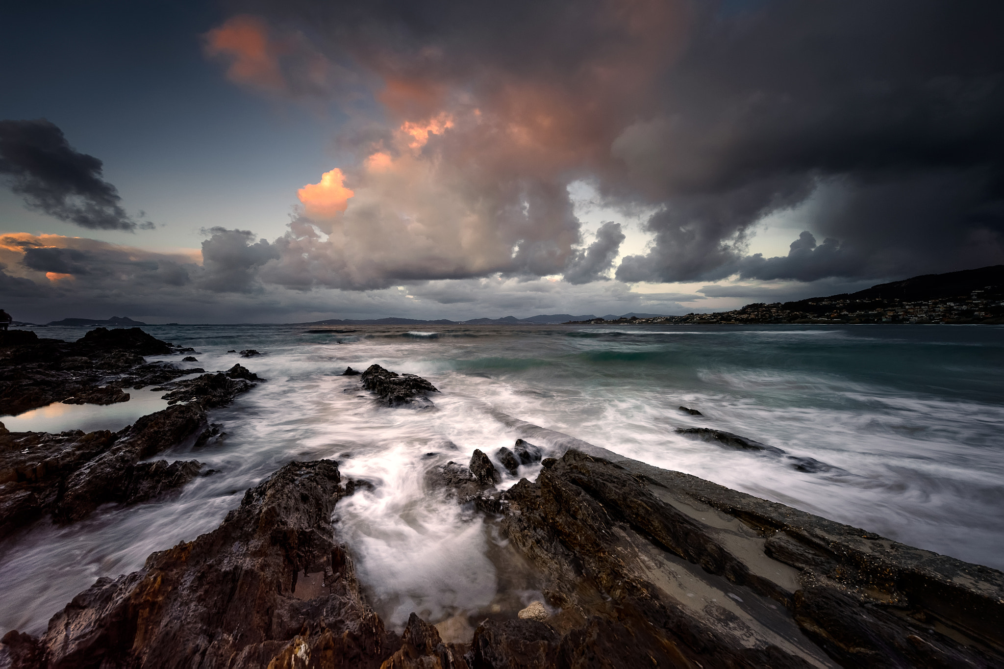 Nikon AF-S Nikkor 14-24mm F2.8G ED sample photo. Broken waves photography