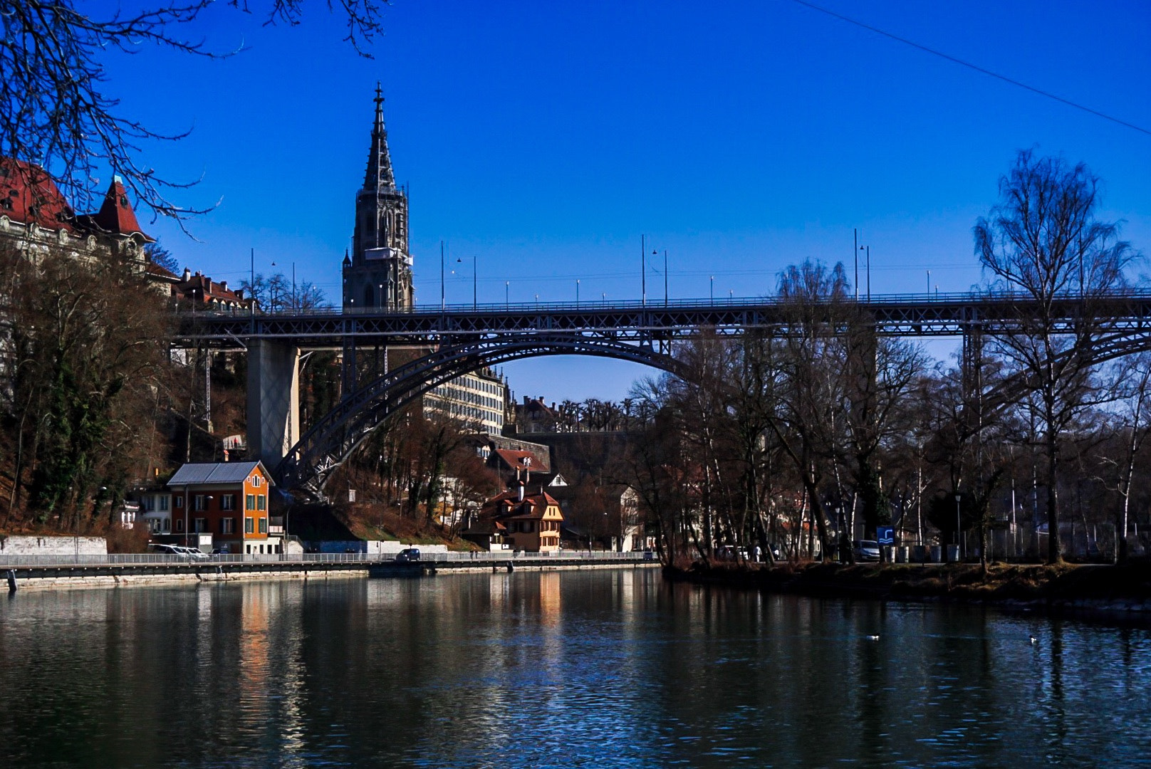 Sony a6300 + Sony E 18-50mm F4-5.6 sample photo. Bern city on sunday photography