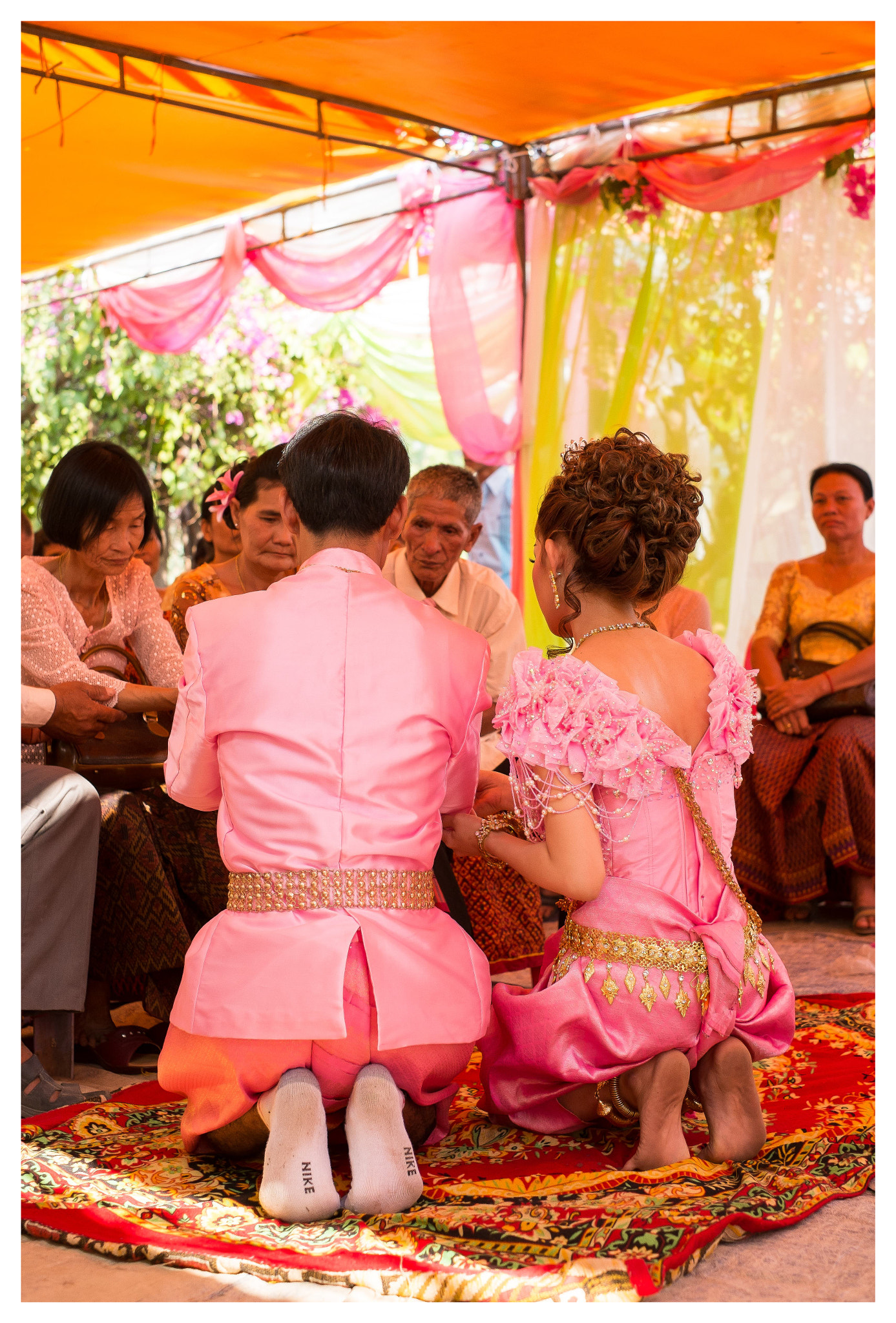 Fujifilm X-E1 + Fujifilm XF 35mm F1.4 R sample photo. Bride and groom photography