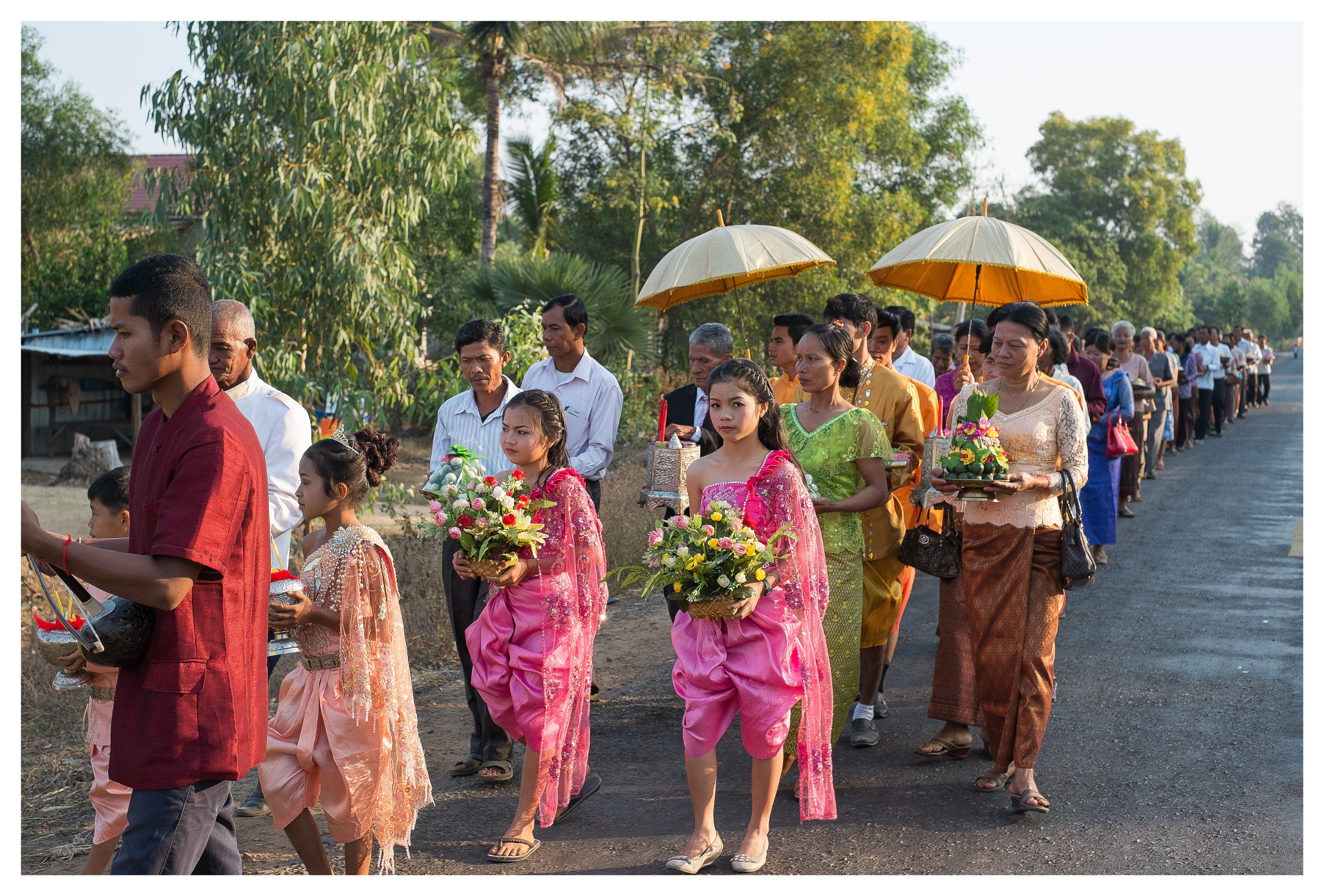 Fujifilm X-E1 + Fujifilm XF 35mm F1.4 R sample photo. Wedding procession photography