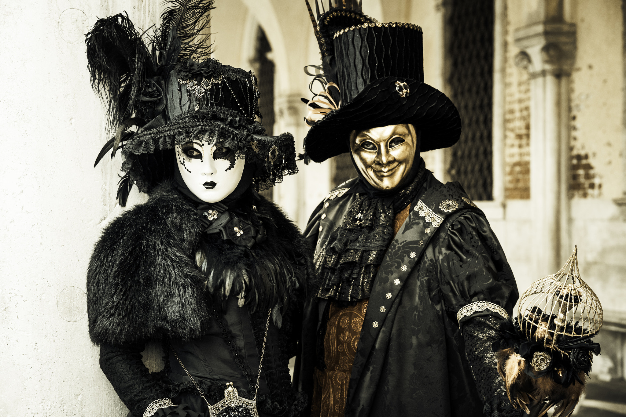 Sony FE 85mm F1.4 GM sample photo. Venetian costumes photography