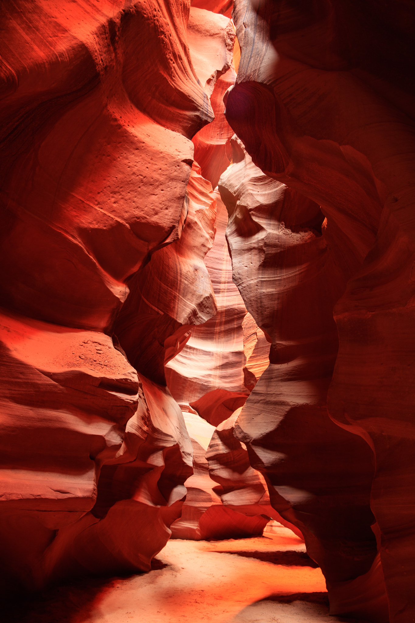 Canon EOS 750D (EOS Rebel T6i / EOS Kiss X8i) + Tamron AF 19-35mm f/3.5-4.5 sample photo. Upper antelope canyon in arizona photography