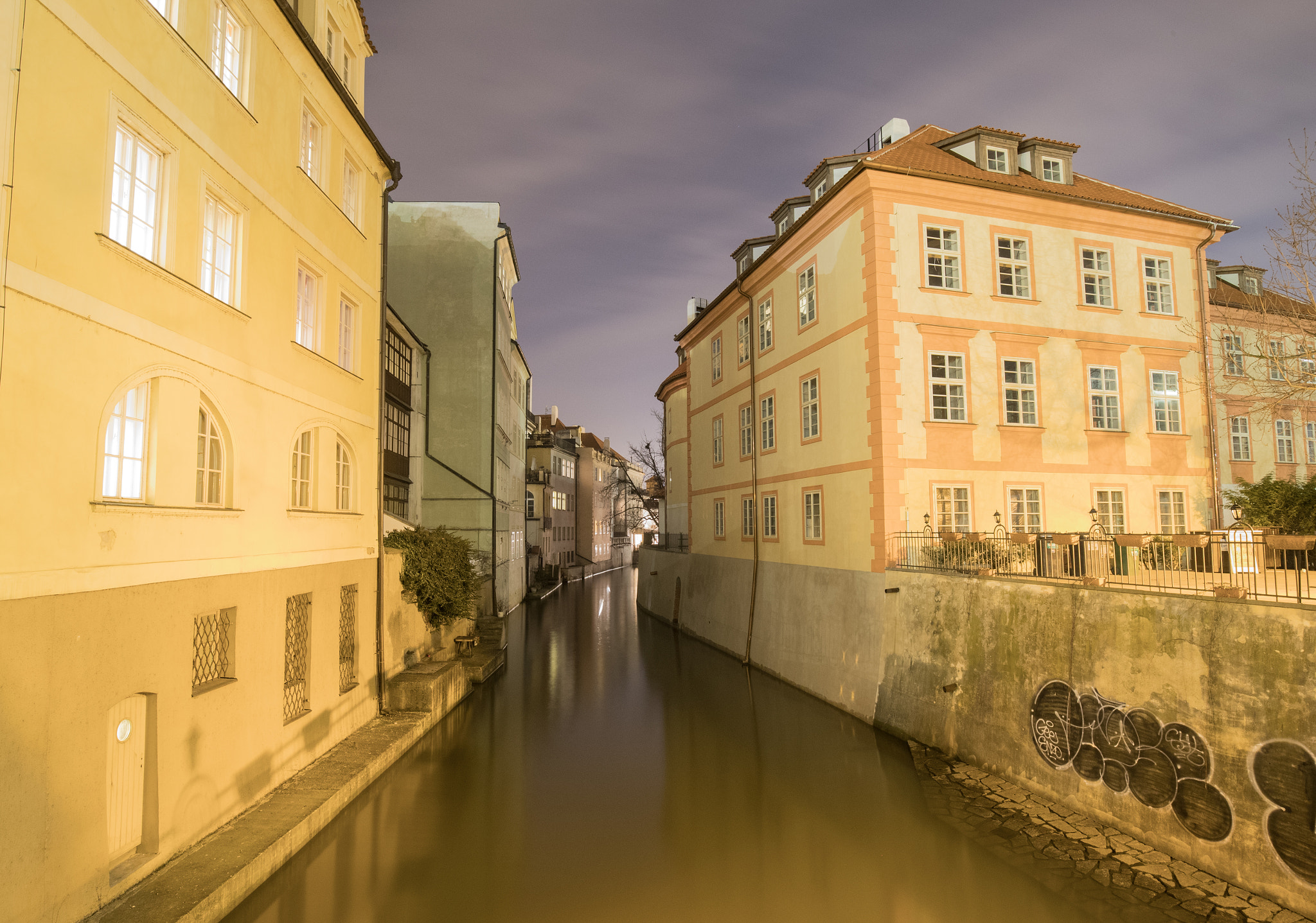 Canon EF 16-35mm F4L IS USM sample photo. Magical prague´s night photography