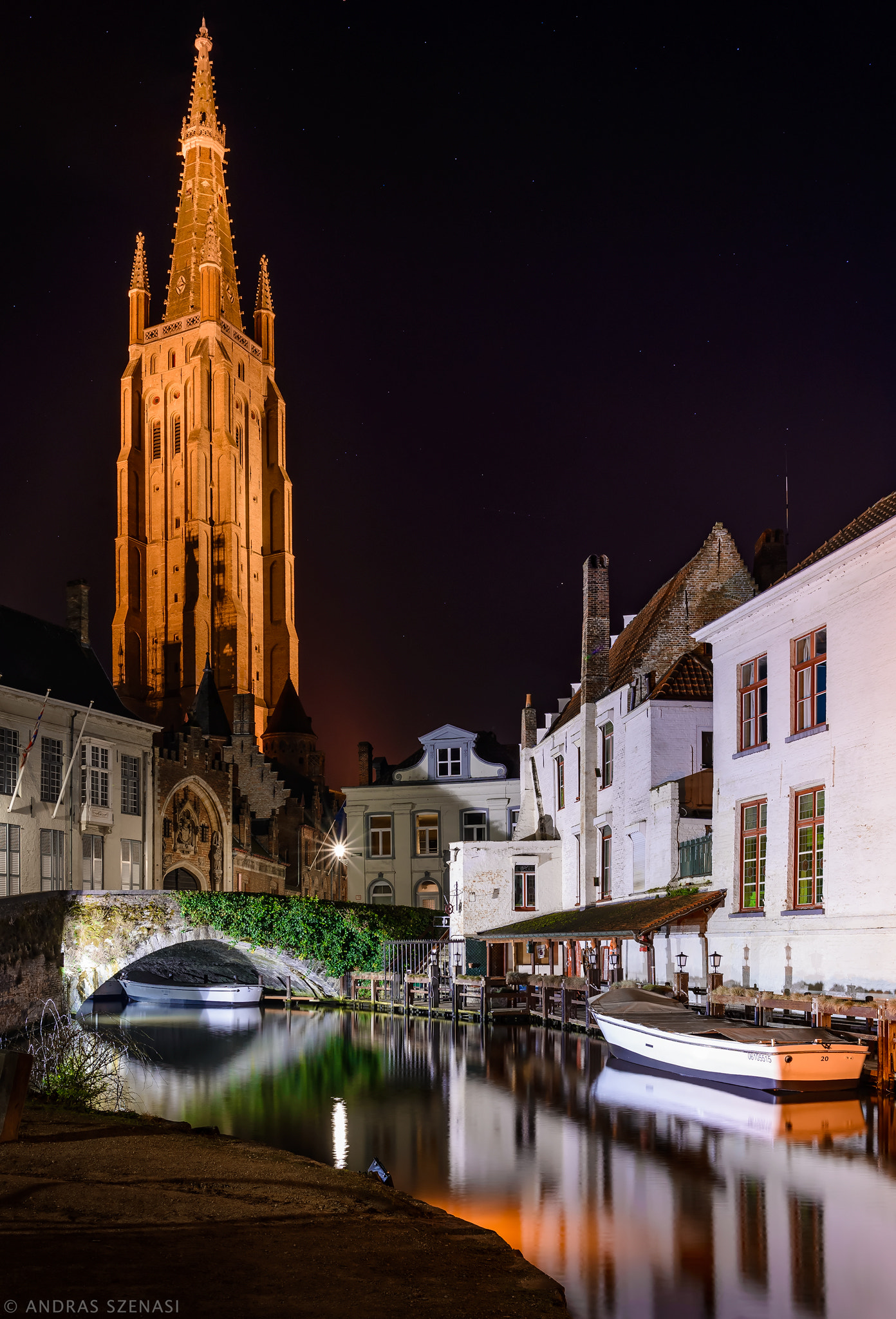 Nikon D610 + Nikon AF-S Nikkor 28mm F1.8G sample photo. Sleeping boats under the church of our lady photography