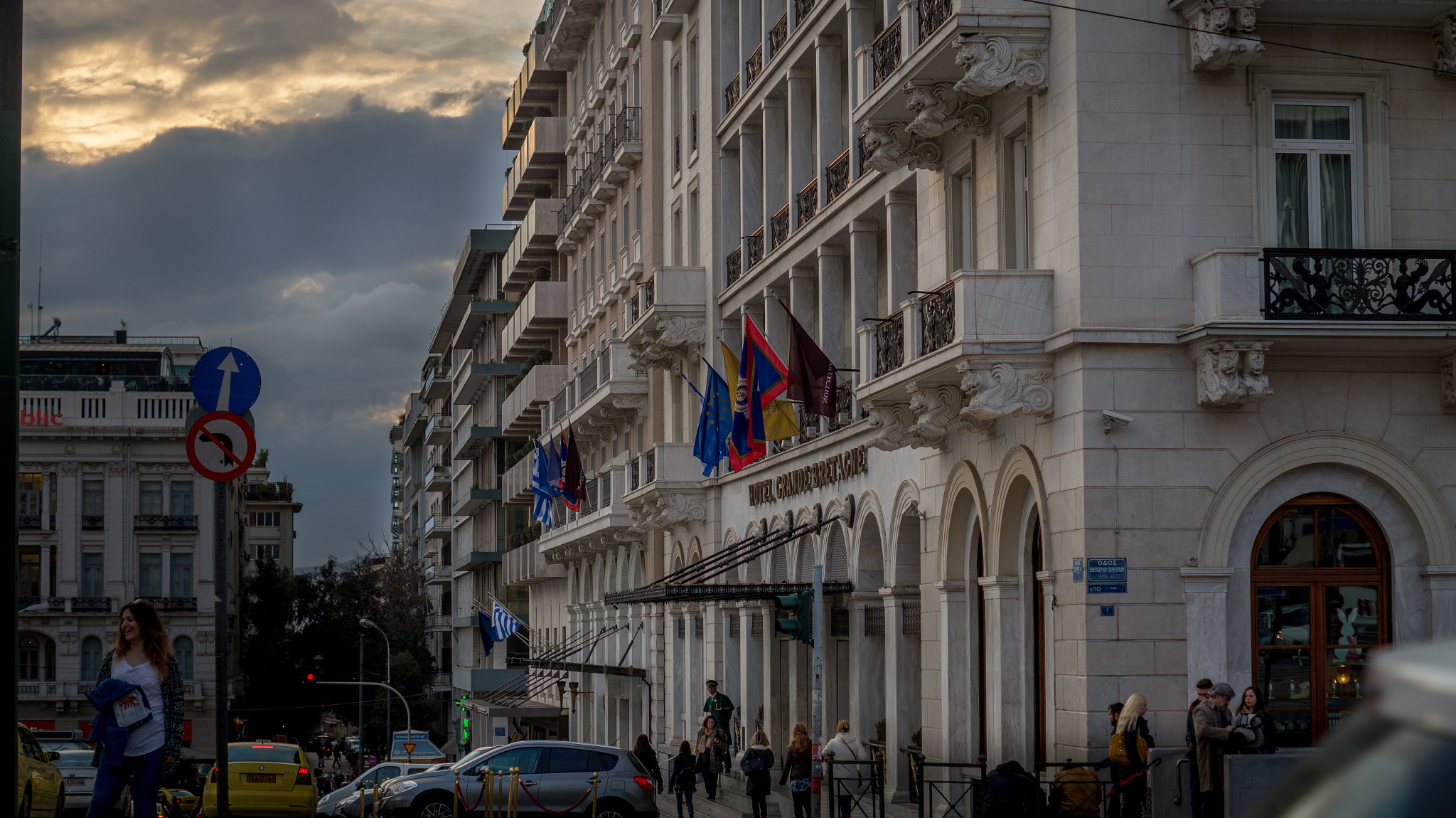 Sony SLT-A58 + Sony DT 50mm F1.8 SAM sample photo. Athens syntagma photography