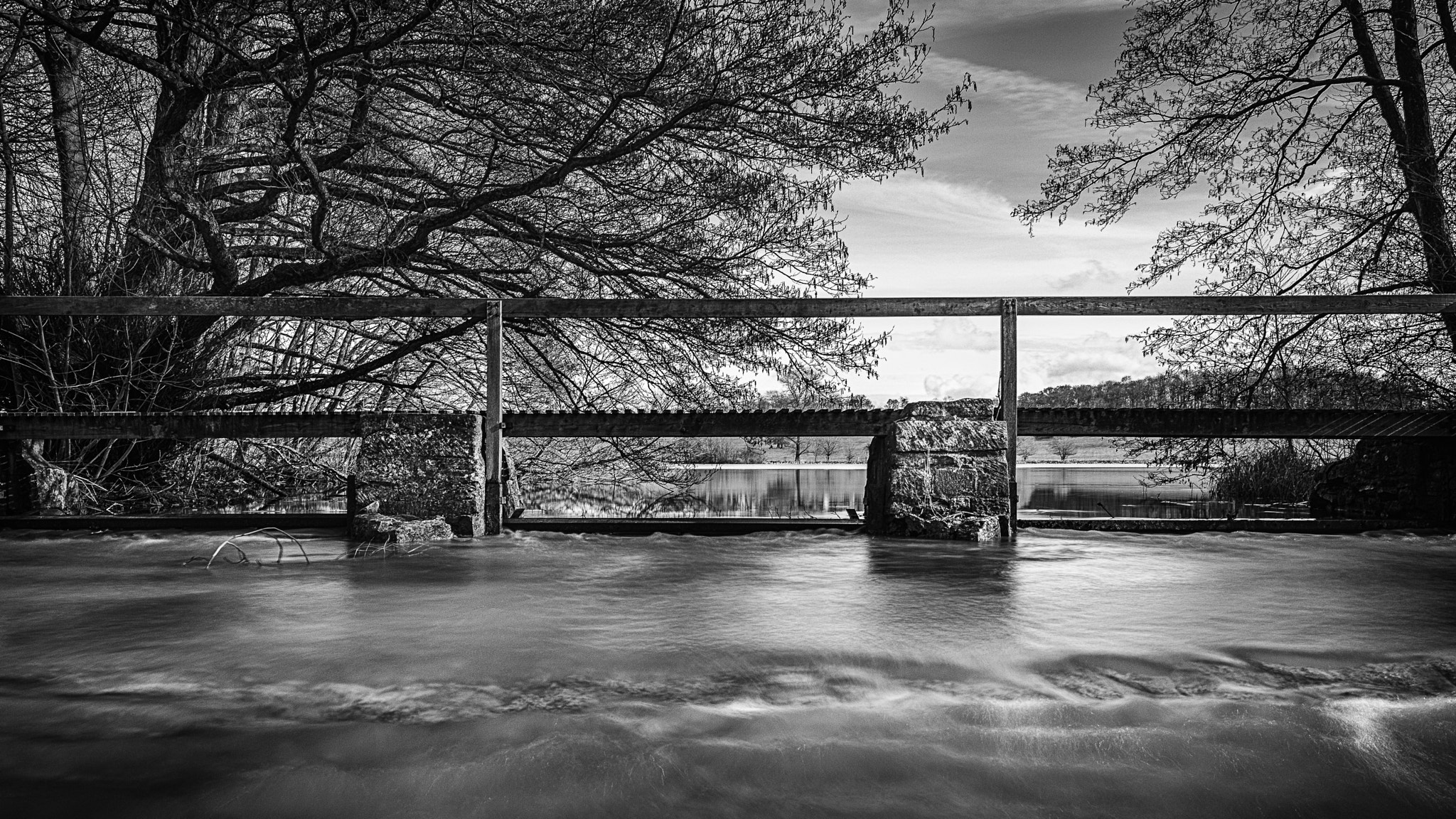 Canon EF 16-35mm F4L IS USM sample photo. Overflow walkway photography