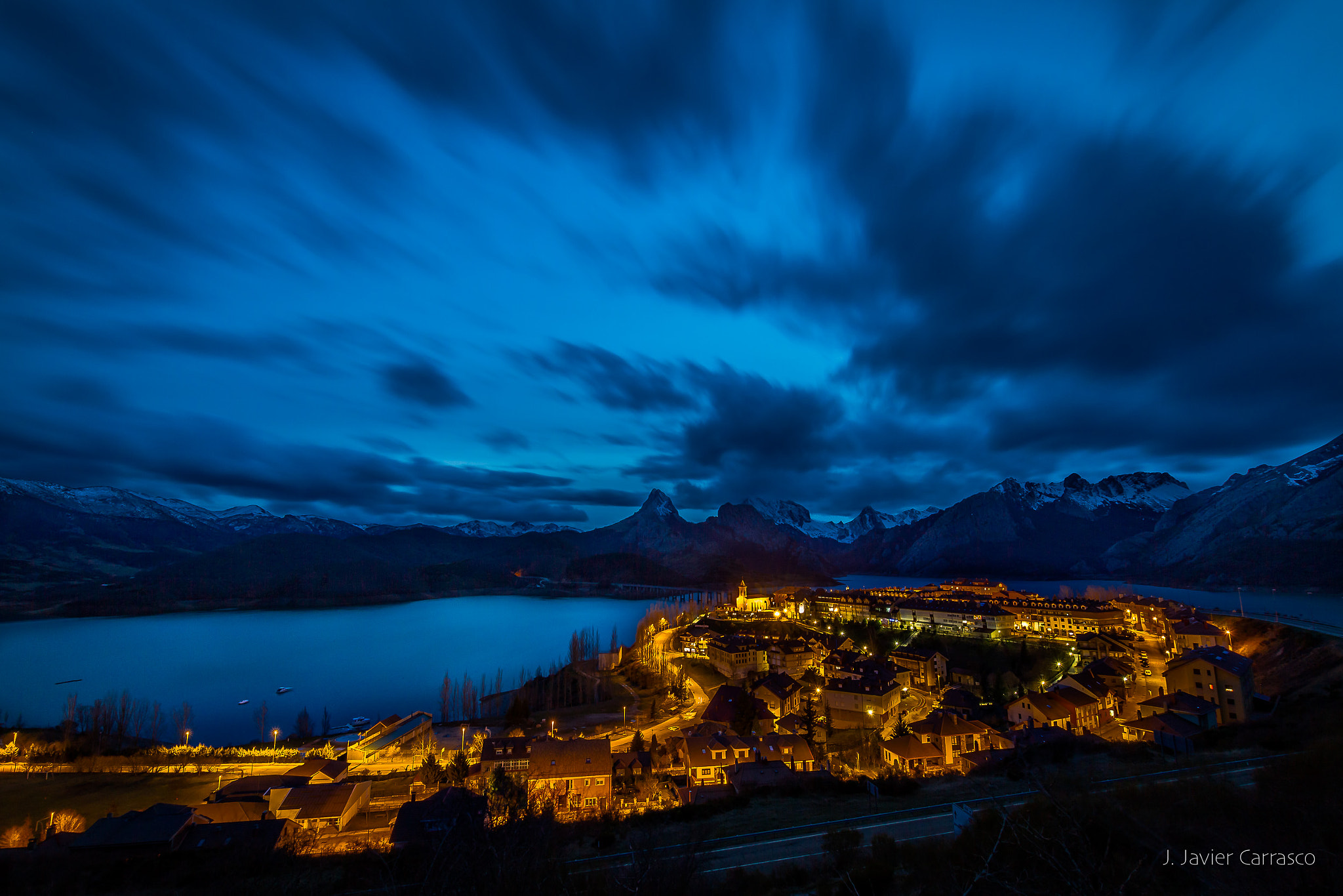 Sigma 10-20mm F3.5 EX DC HSM sample photo. Hora azul photography
