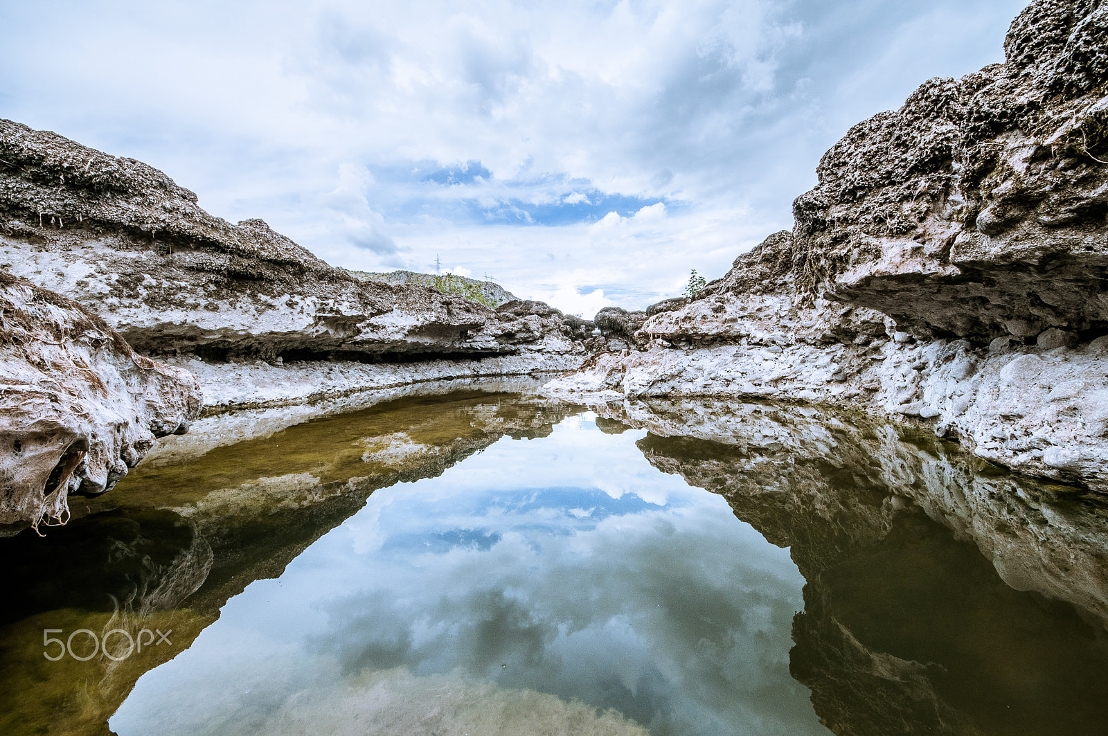 Sigma 8-16mm F4.5-5.6 DC HSM sample photo. Reflection photography