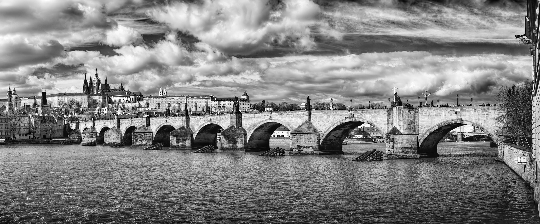 Sony DT 18-135mm F3.5-5.6 SAM sample photo. Prague view ix photography