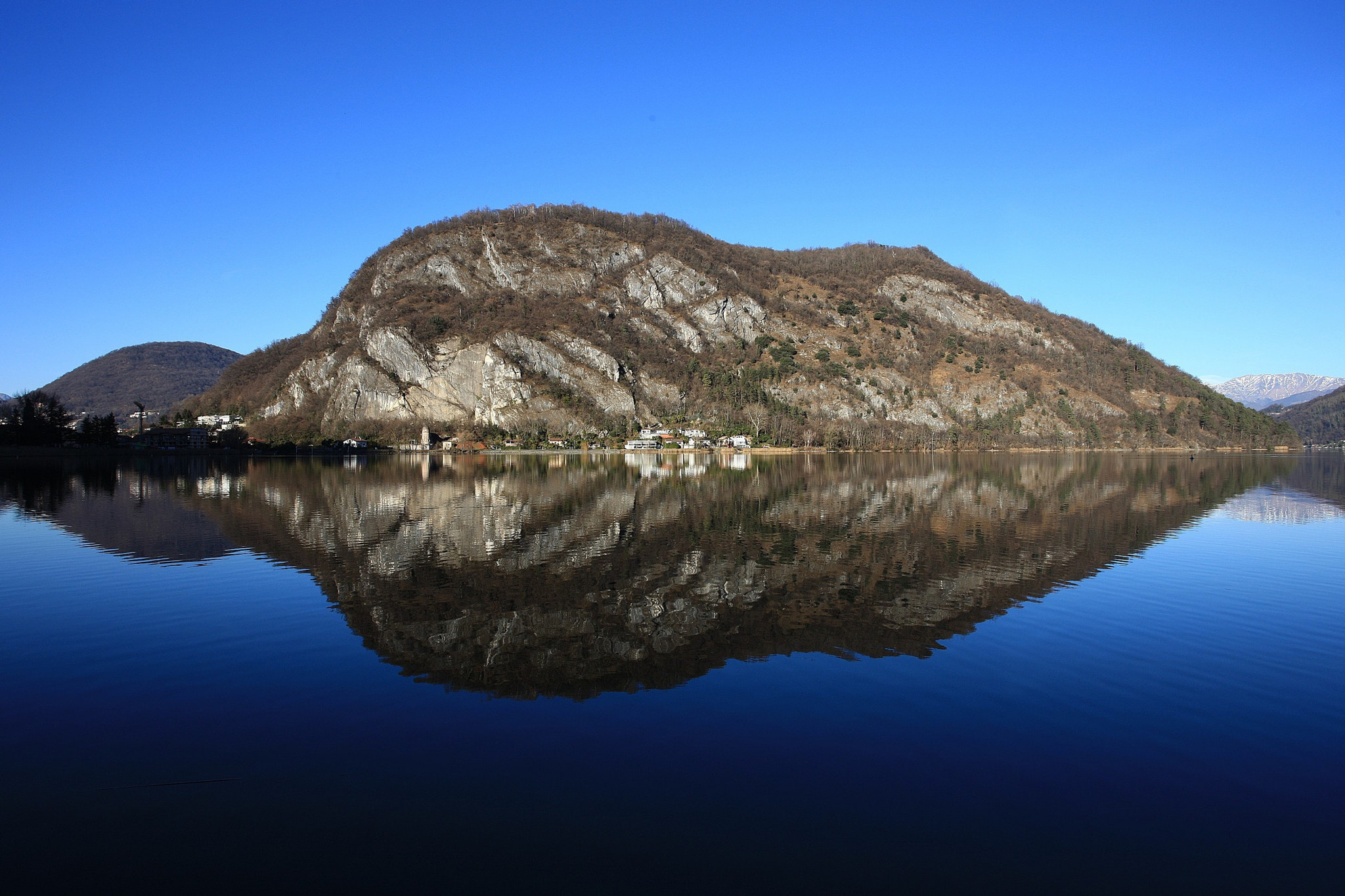 Canon EOS-1Ds Mark III sample photo. Reflection photography